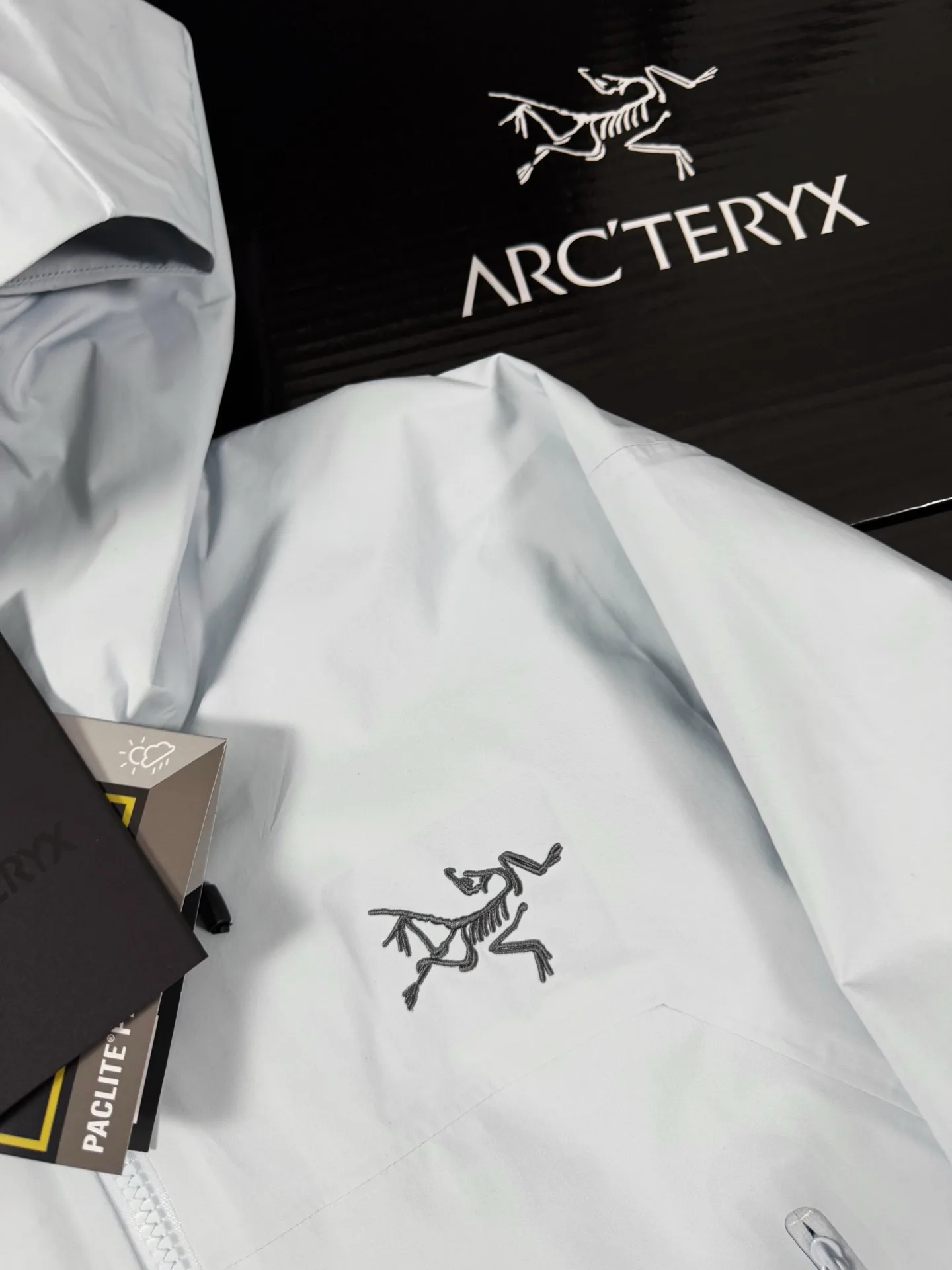 Beta Lightweight GORE-TEX Hooded Shell Jacket D36020715 — view 2