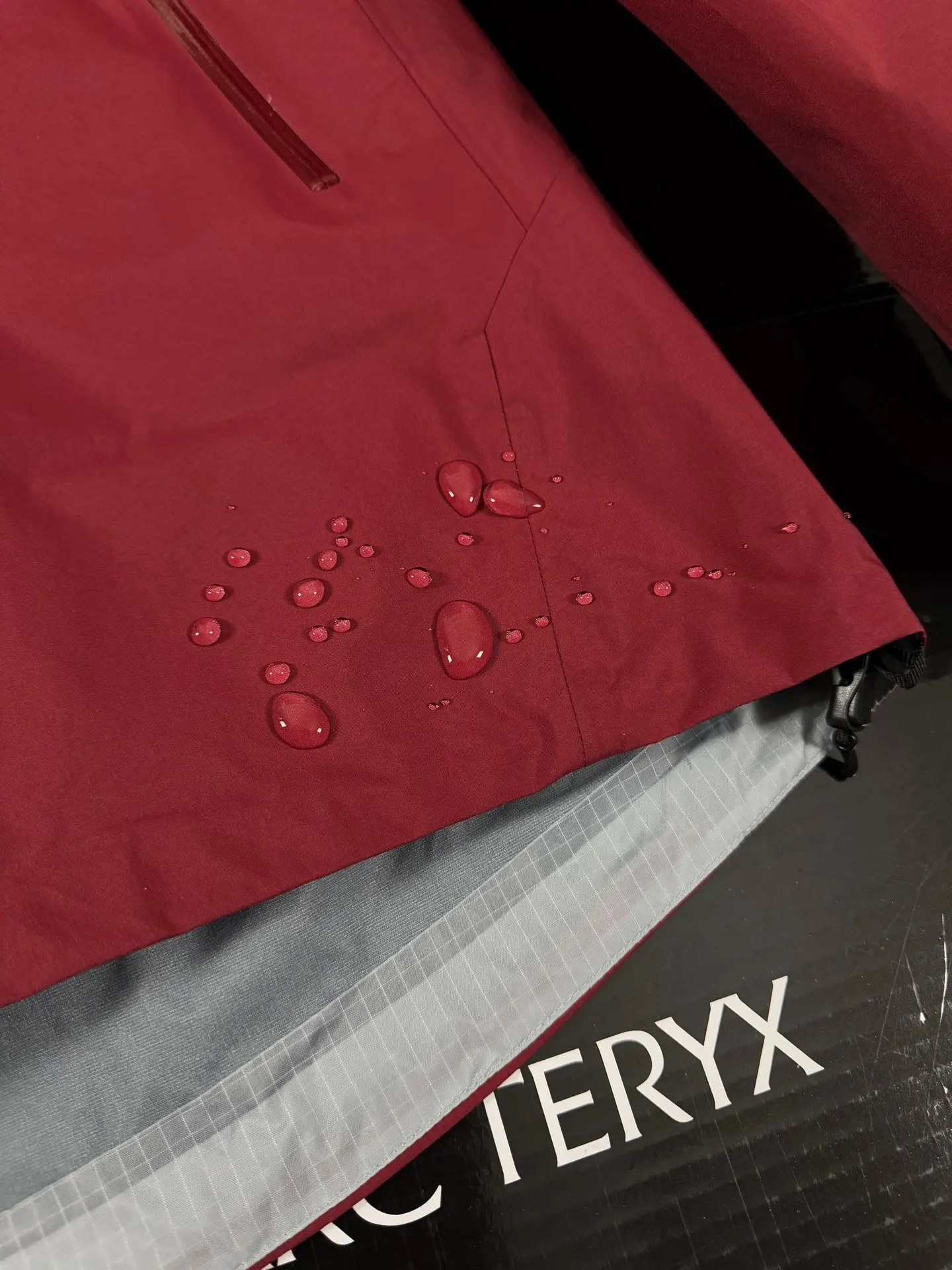 Beta Lightweight GORE-TEX Hooded Shell Jacket D36020714 — view 2