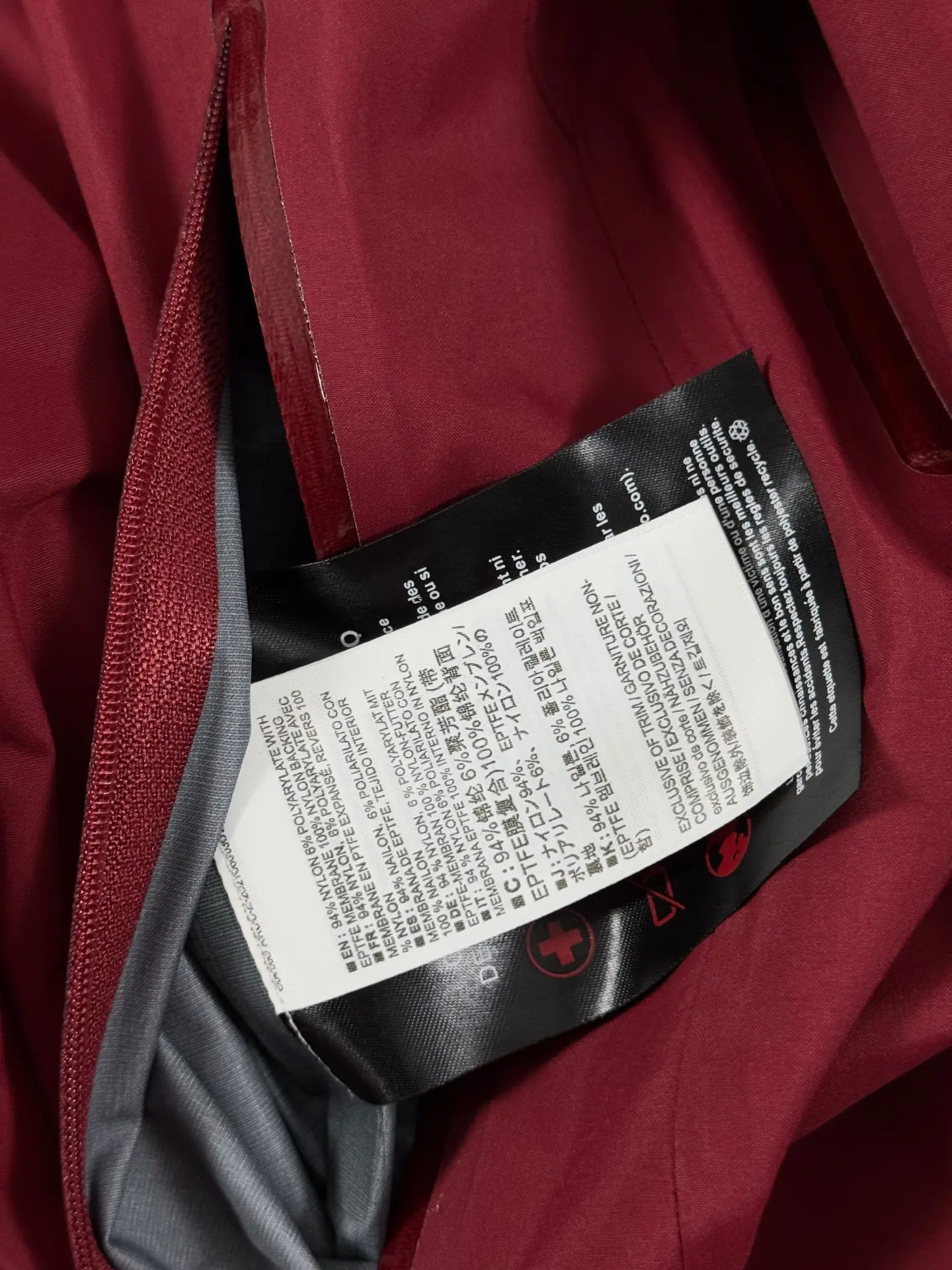 Beta Lightweight GORE-TEX Hooded Shell Jacket D36020714 — view 7