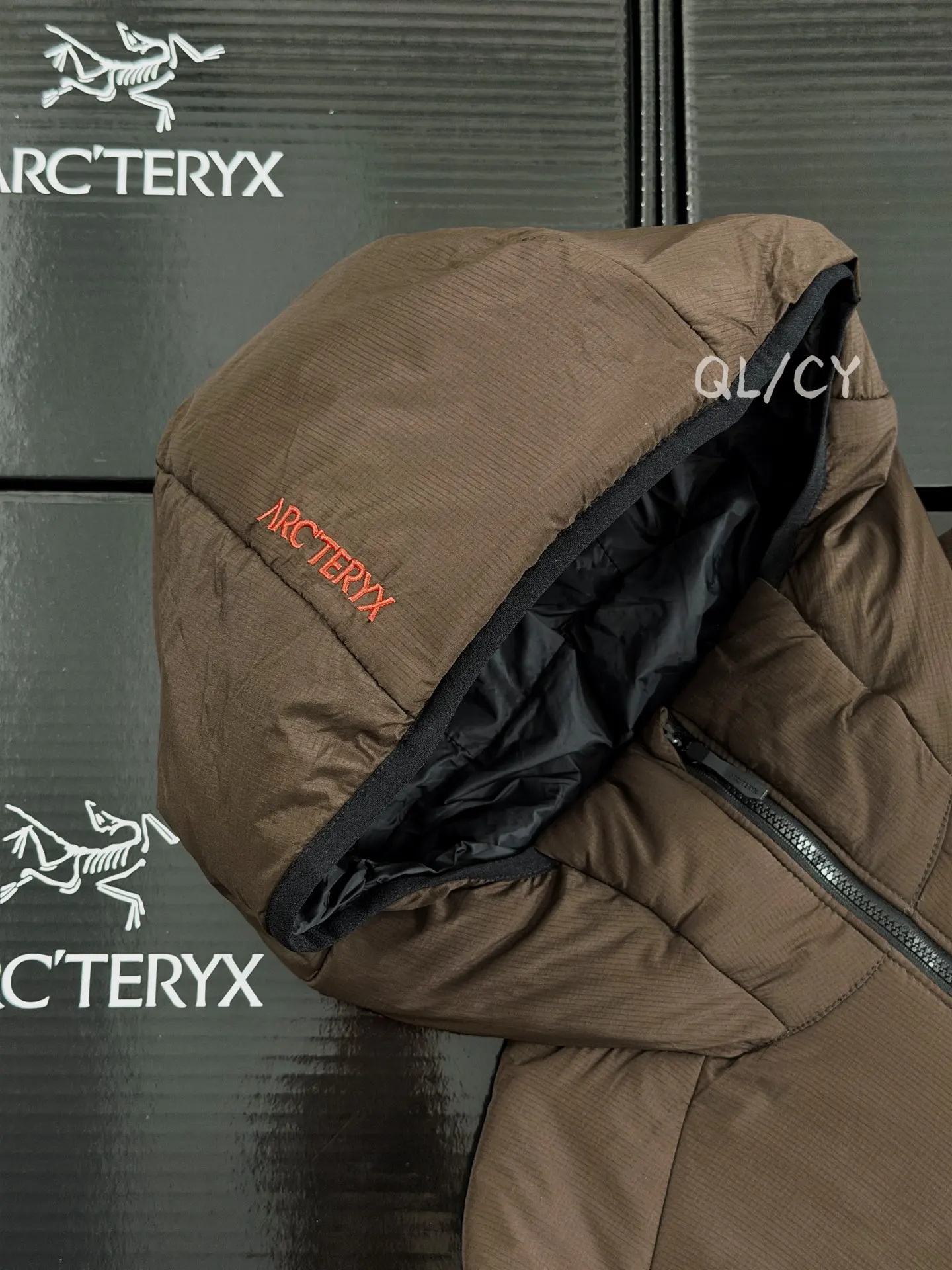 Atom Hoody Lightweight Insulated Jacket D36020945 — view 3