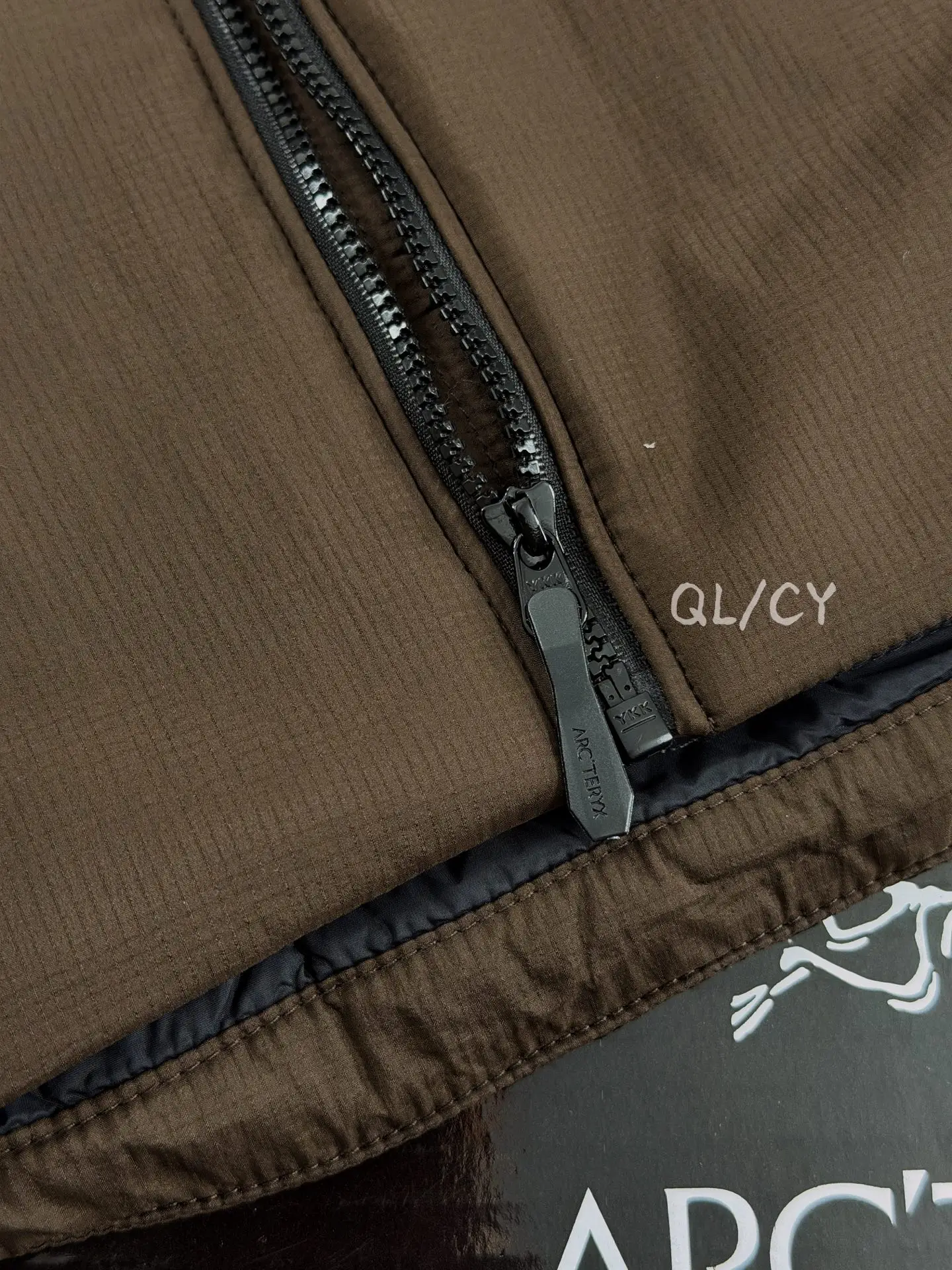Atom Hoody Lightweight Insulated Jacket D36020945 — view 6