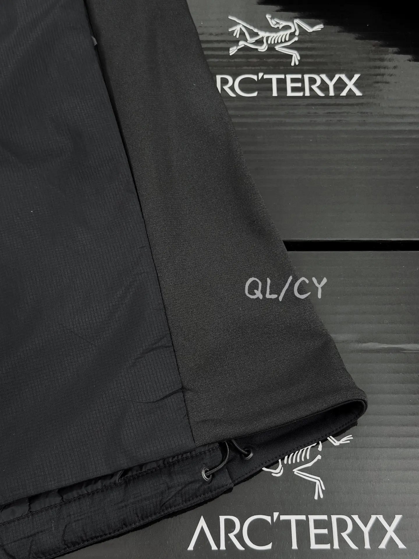 Arc'teryx Atom Hoody Insulated Jacket D36020943 — view 6