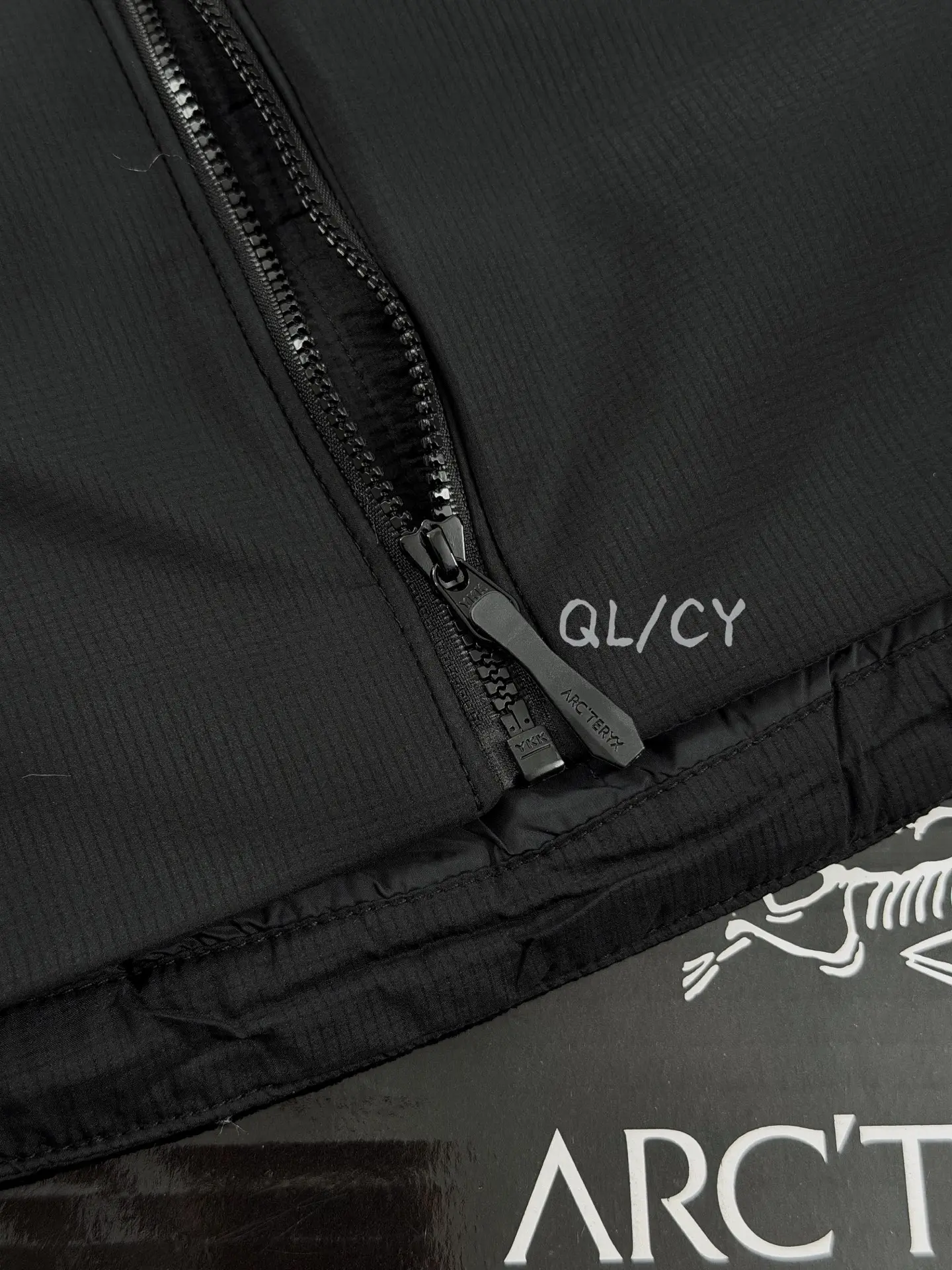 Arc'teryx Atom Hoody Insulated Jacket D36020943 — view 8