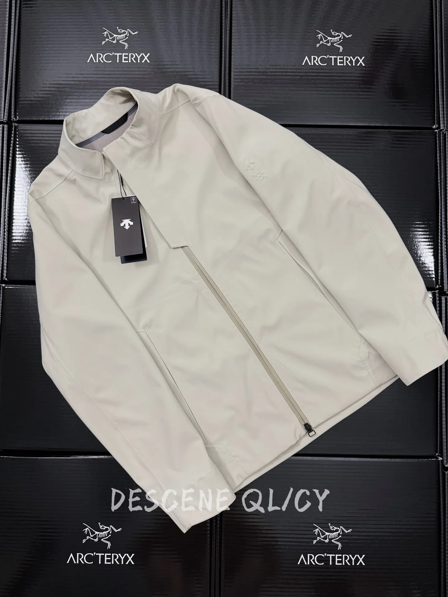 Dualis Commuter Woven Zip-Up Jacket D36020850 — view 2