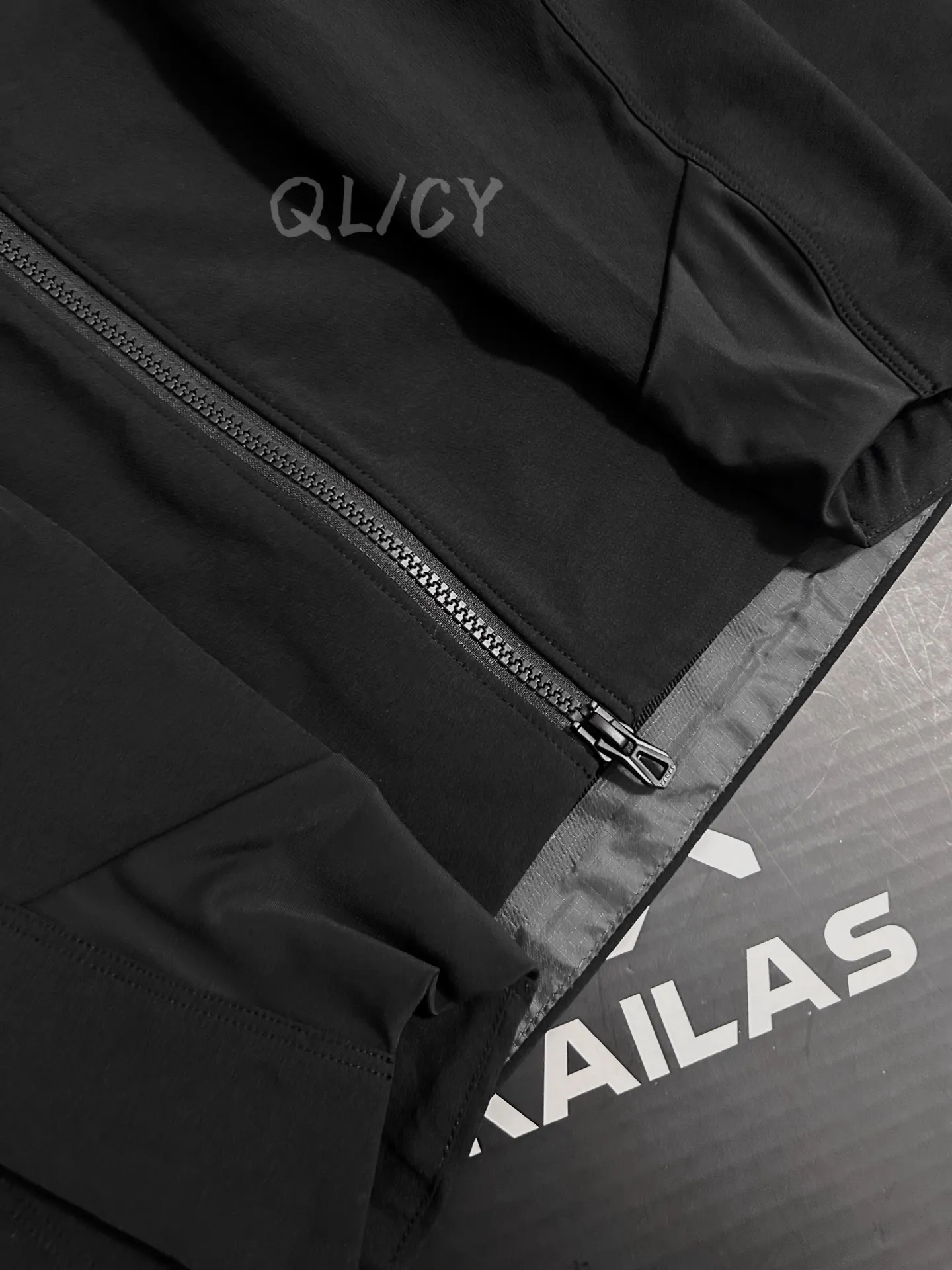 M8 Hooded Softshell Outdoor Jacket D36020862 — view 2