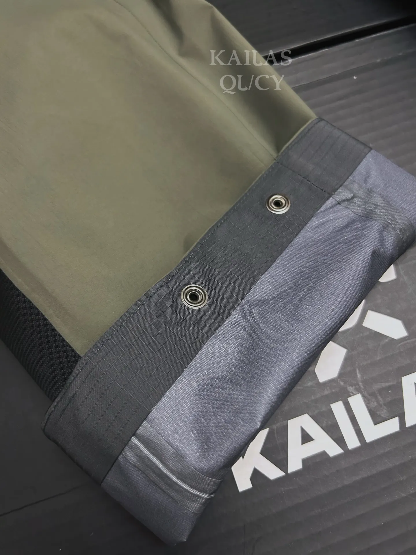 GORE-TEX WINDSTOPPER Shell Trousers D37011525 — view 5