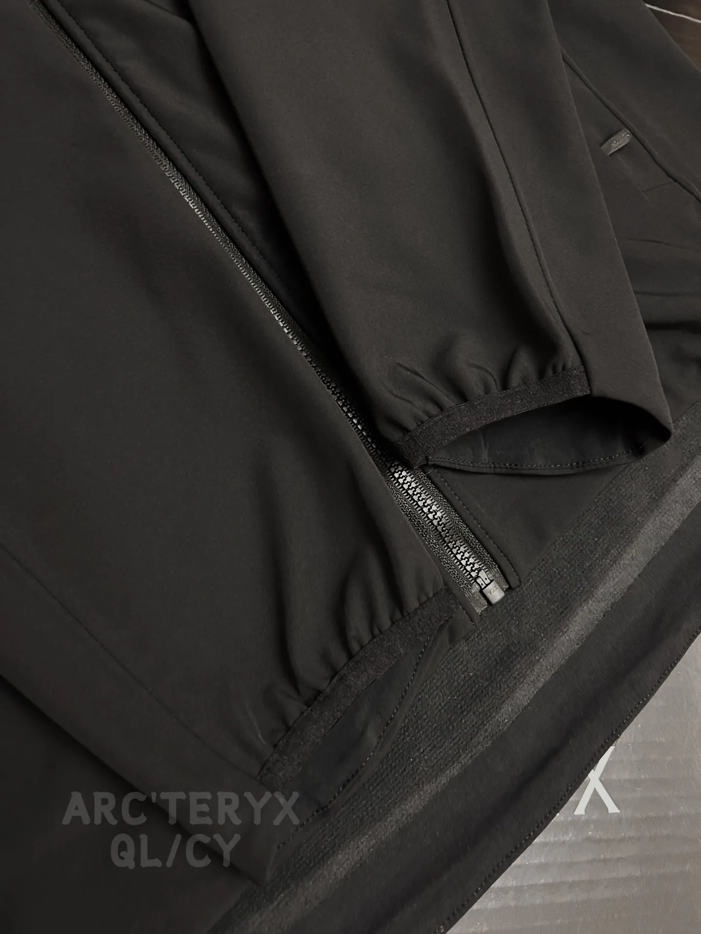 Gamma MX Hooded Softshell Jacket D37020815 — view 2
