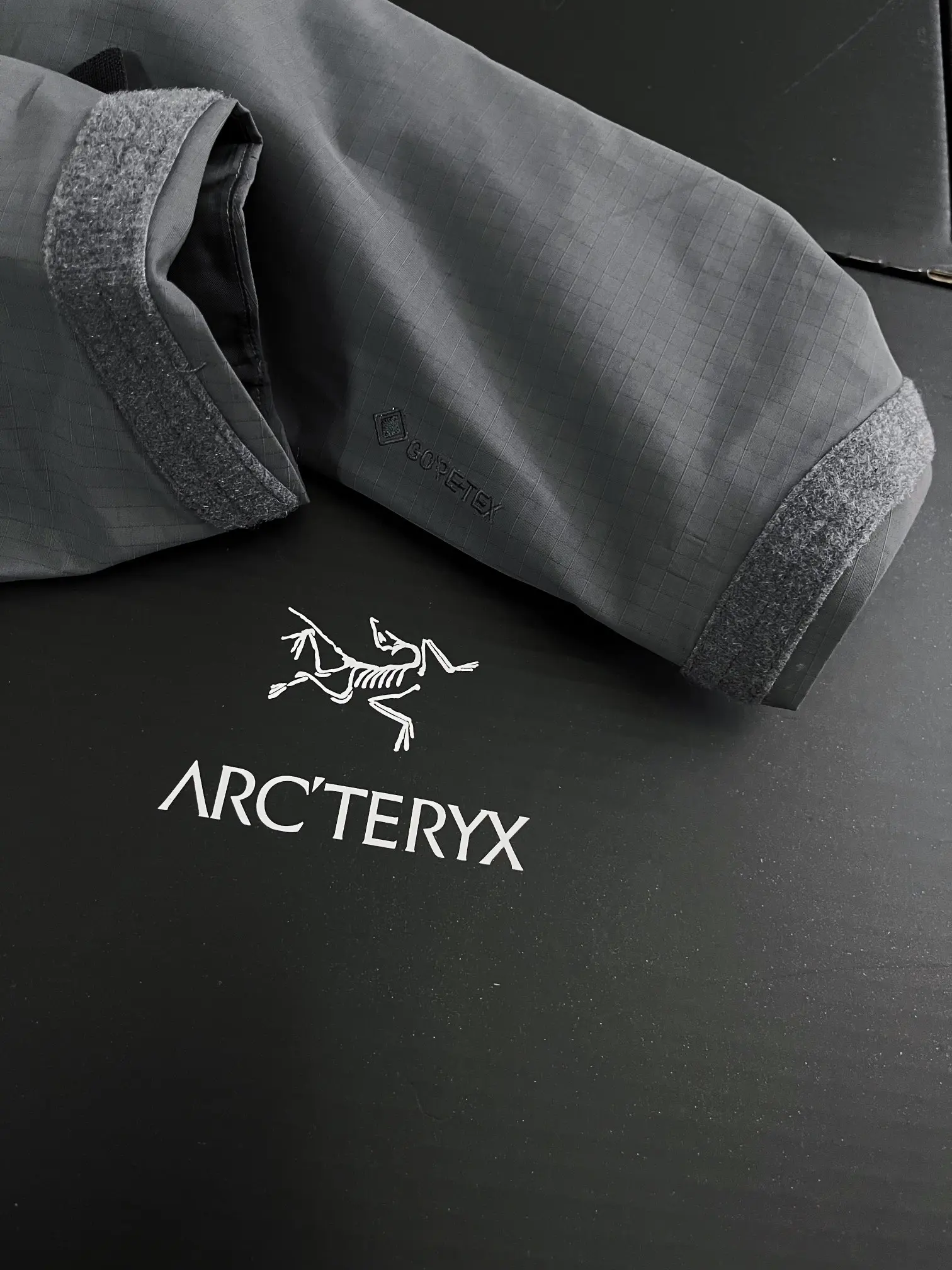 Arc'teryx LEAF Alpha GEN2 Gore-Tex Shell Jacket D37920741 — view 5