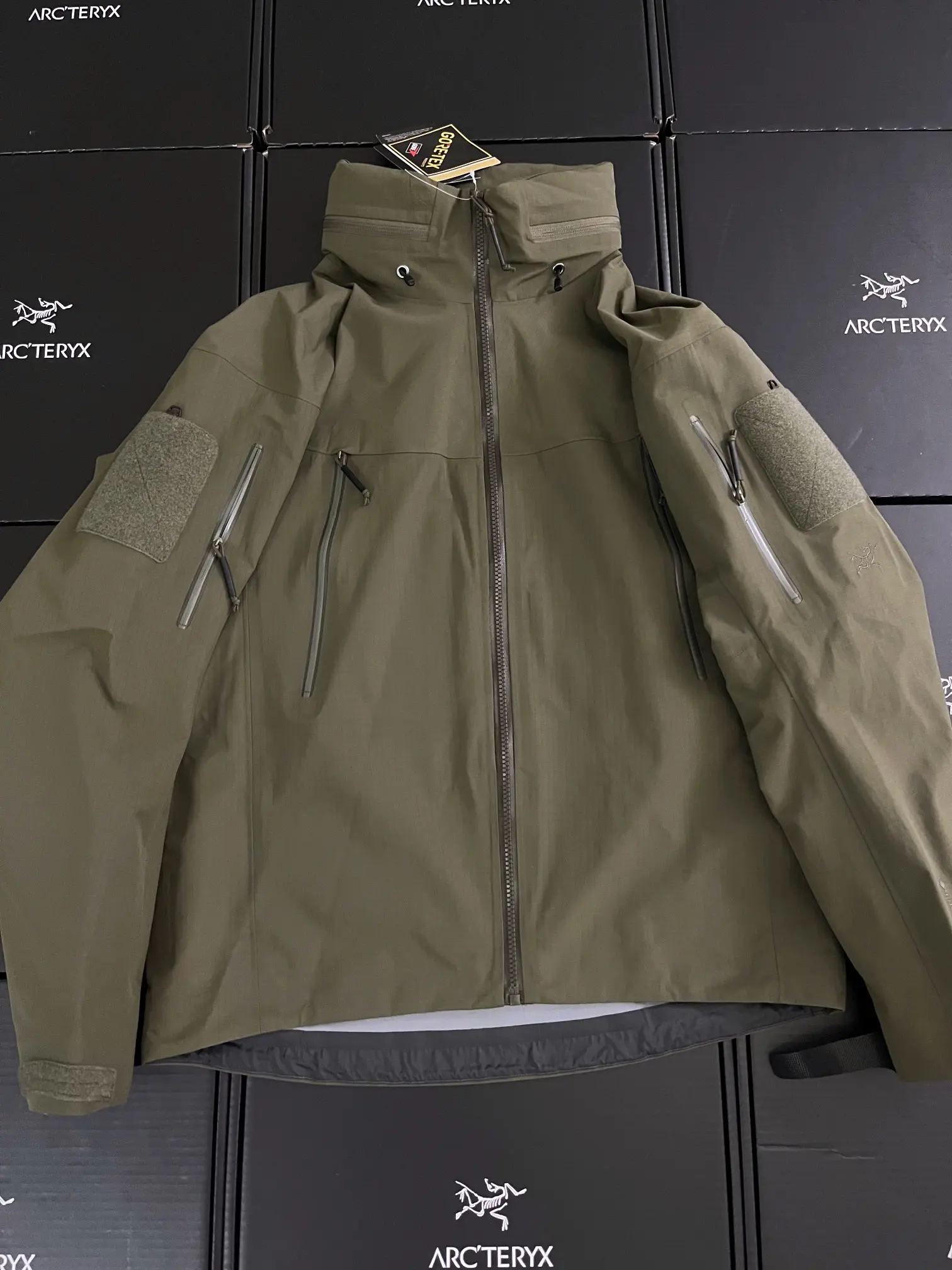 Arc'teryx LEAF Alpha Gen 2 GORE-TEX Shell Jacket D37920739