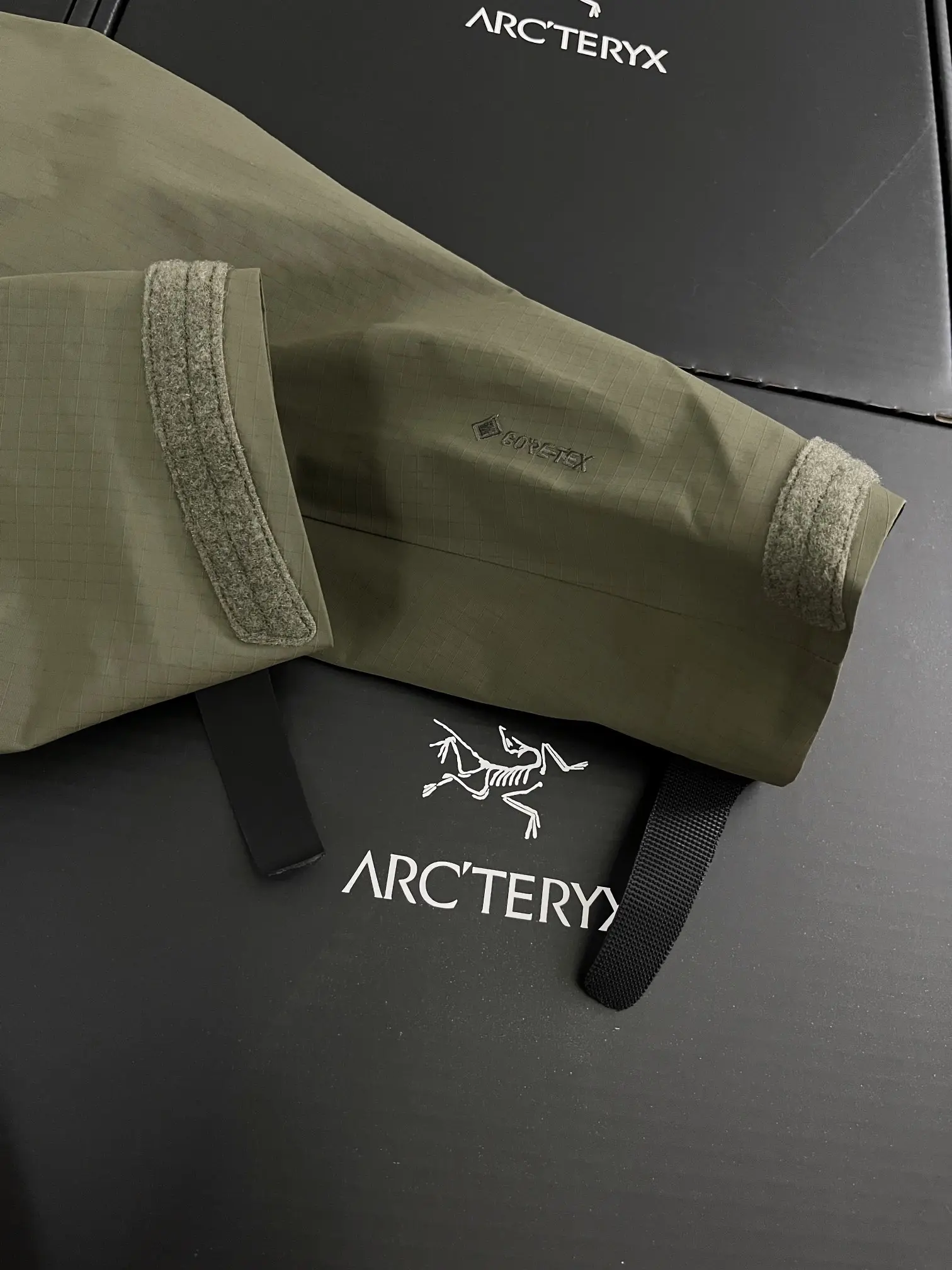 Arc'teryx LEAF Alpha Gen 2 GORE-TEX Shell Jacket D37920739 — view 4