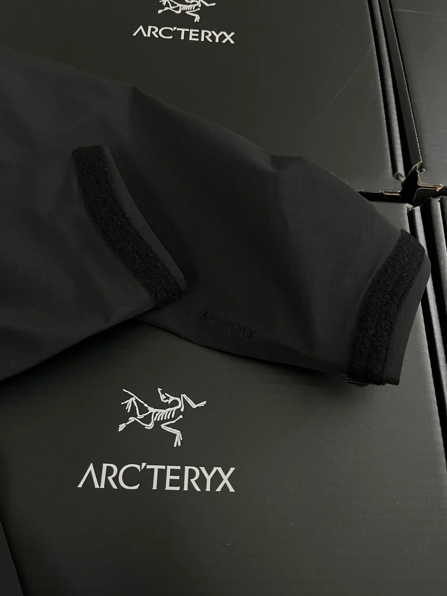 Arc'teryx LEAF Alpha Gen 2 Gore-Tex Shell Jacket D37920740 — view 5