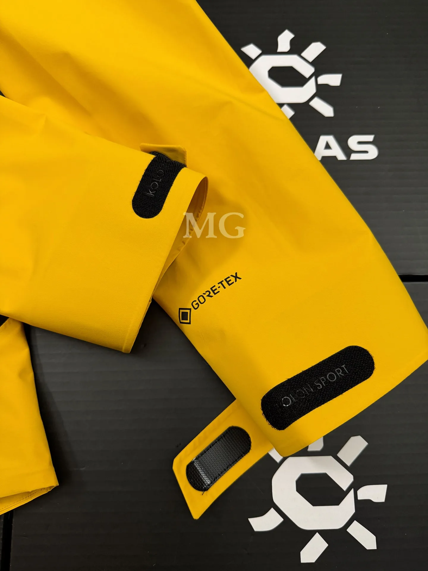 KOLON SPORT GAIA GORE-TEX Hooded Shell Jacket D38020671 — view 4