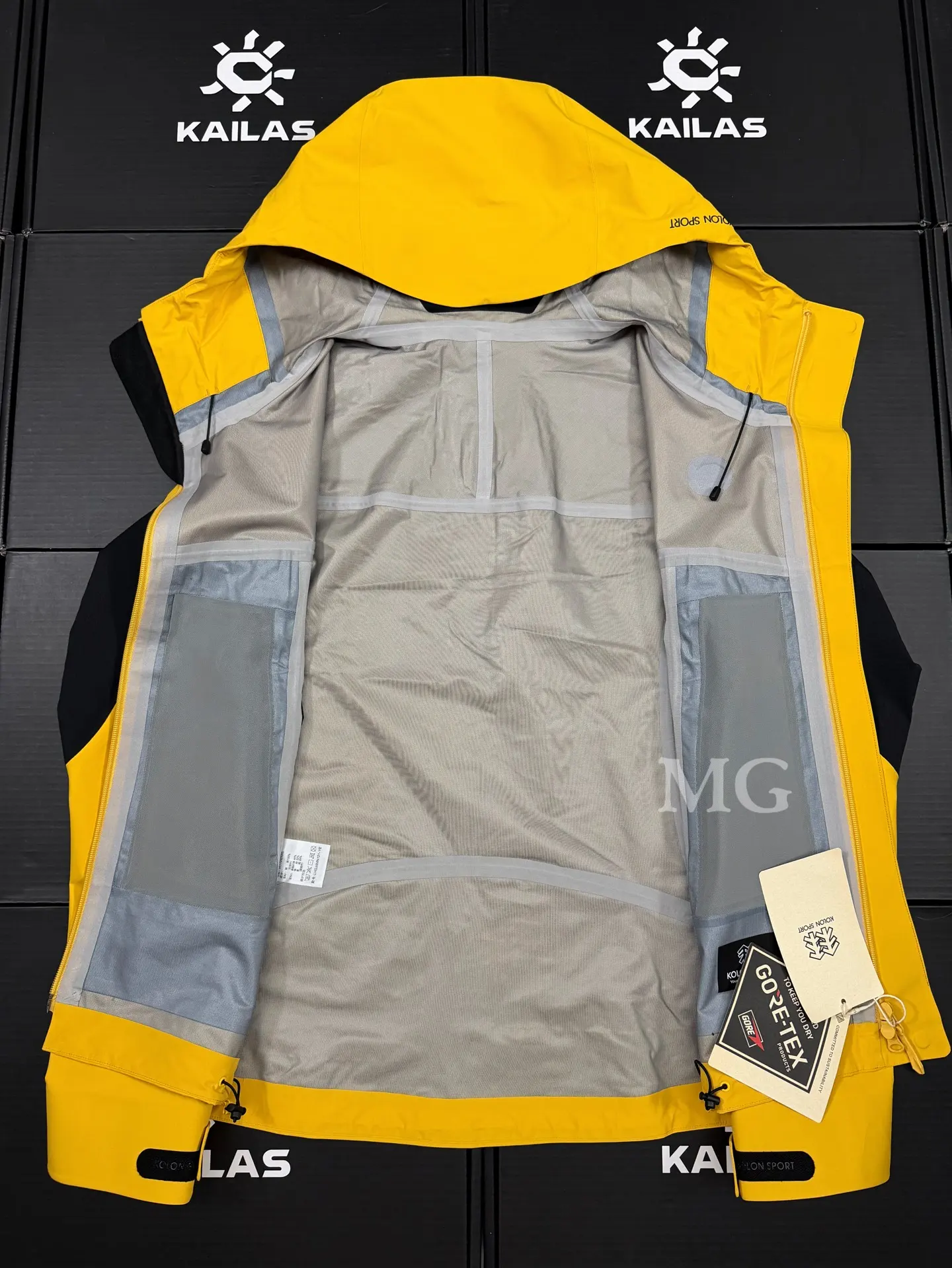 KOLON SPORT GAIA GORE-TEX Hooded Shell Jacket D38020671 — view 6