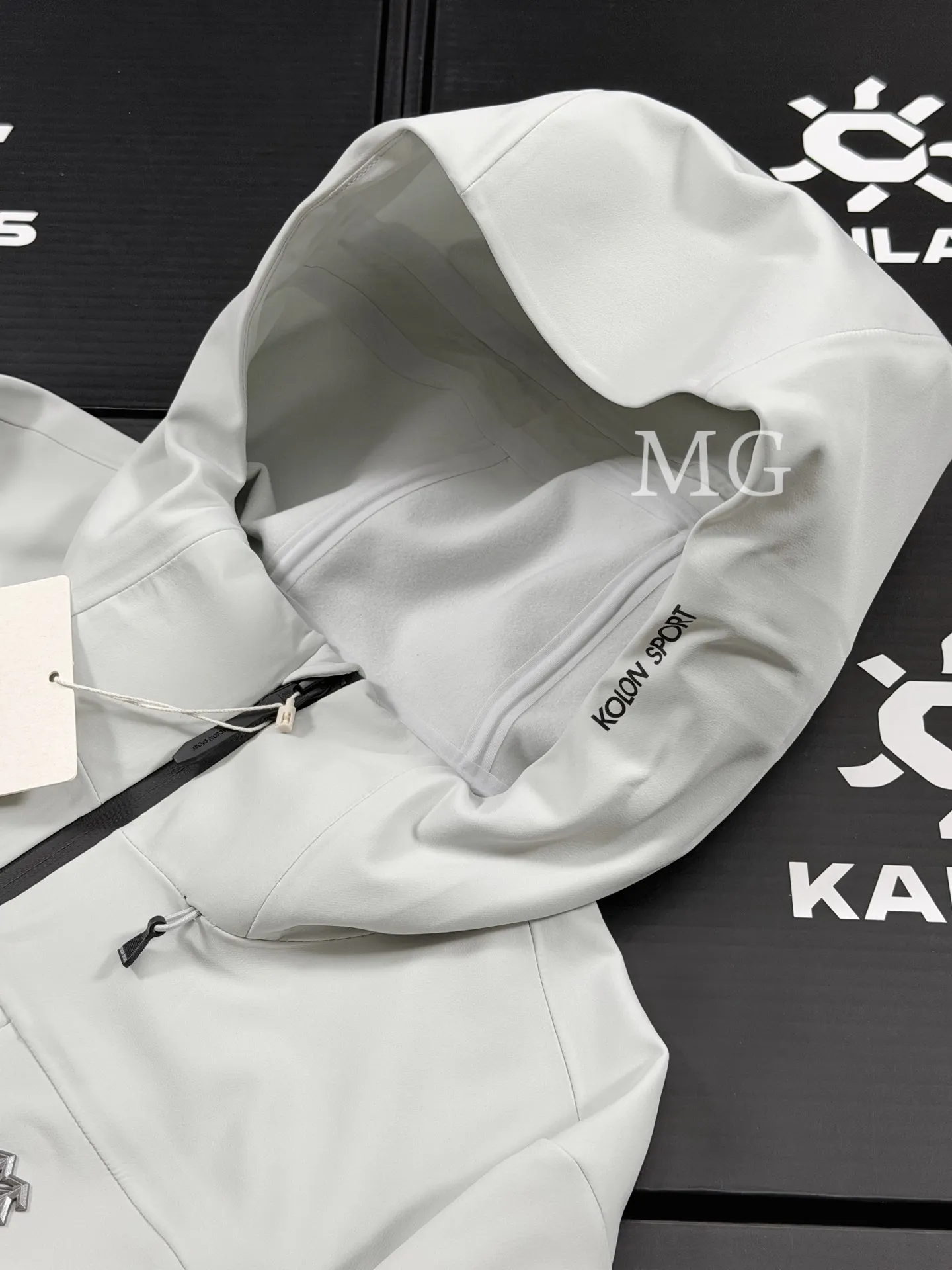 Graphene-Infused Softshell Hooded Jacket D38020743 — view 3