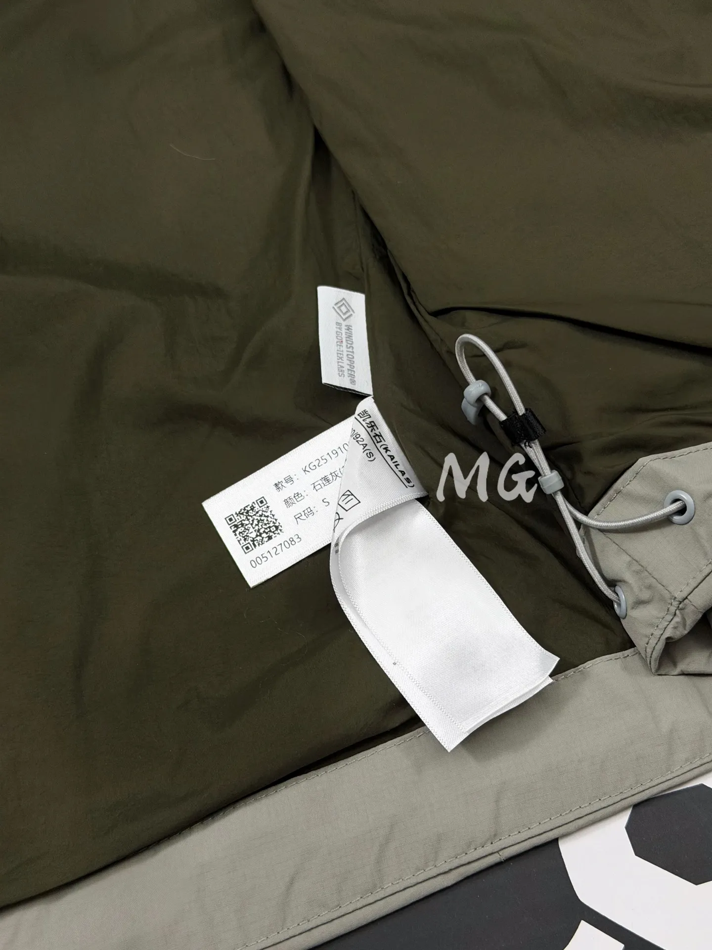 Thunderbird LT GORE-TEX Hooded Softshell Jacket D38011486 — view 8