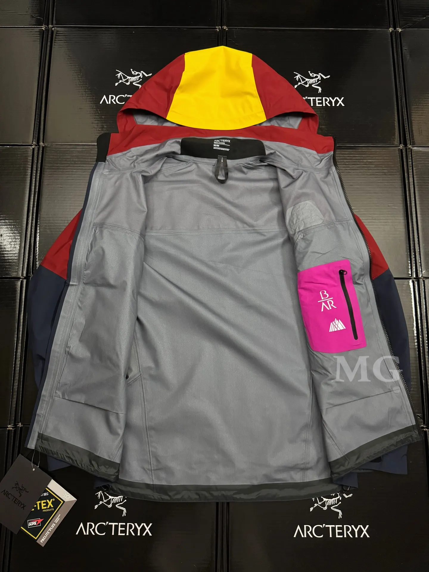 Arc'teryx x Songtsam GORE-TEX Hooded Shell Jacket D38020591 — view 6