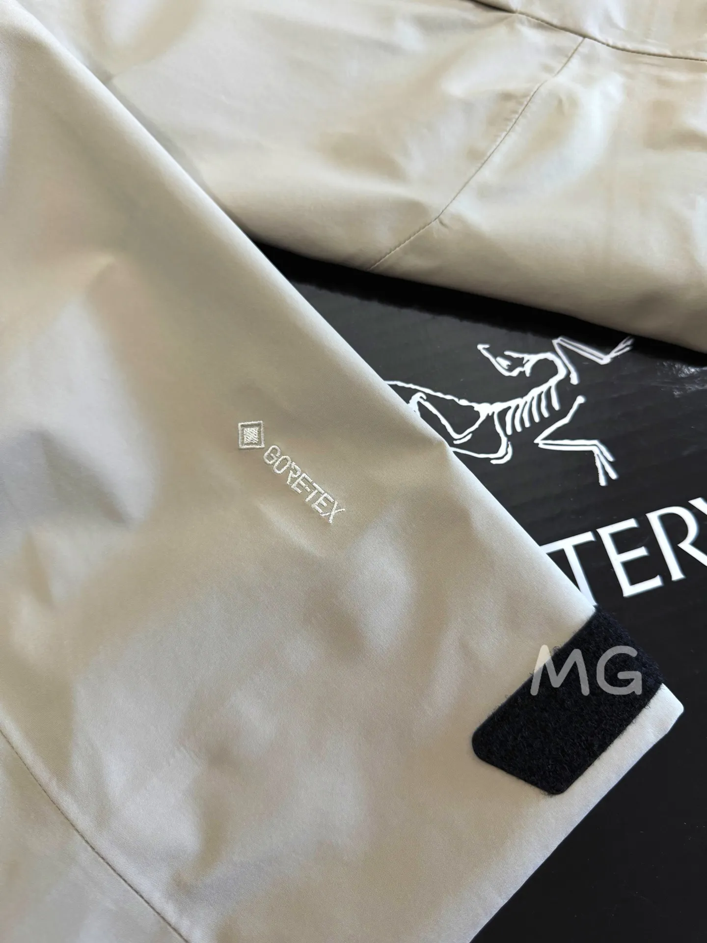 Sidewinder GORE-TEX Shell Jacket D38020609 — view 5
