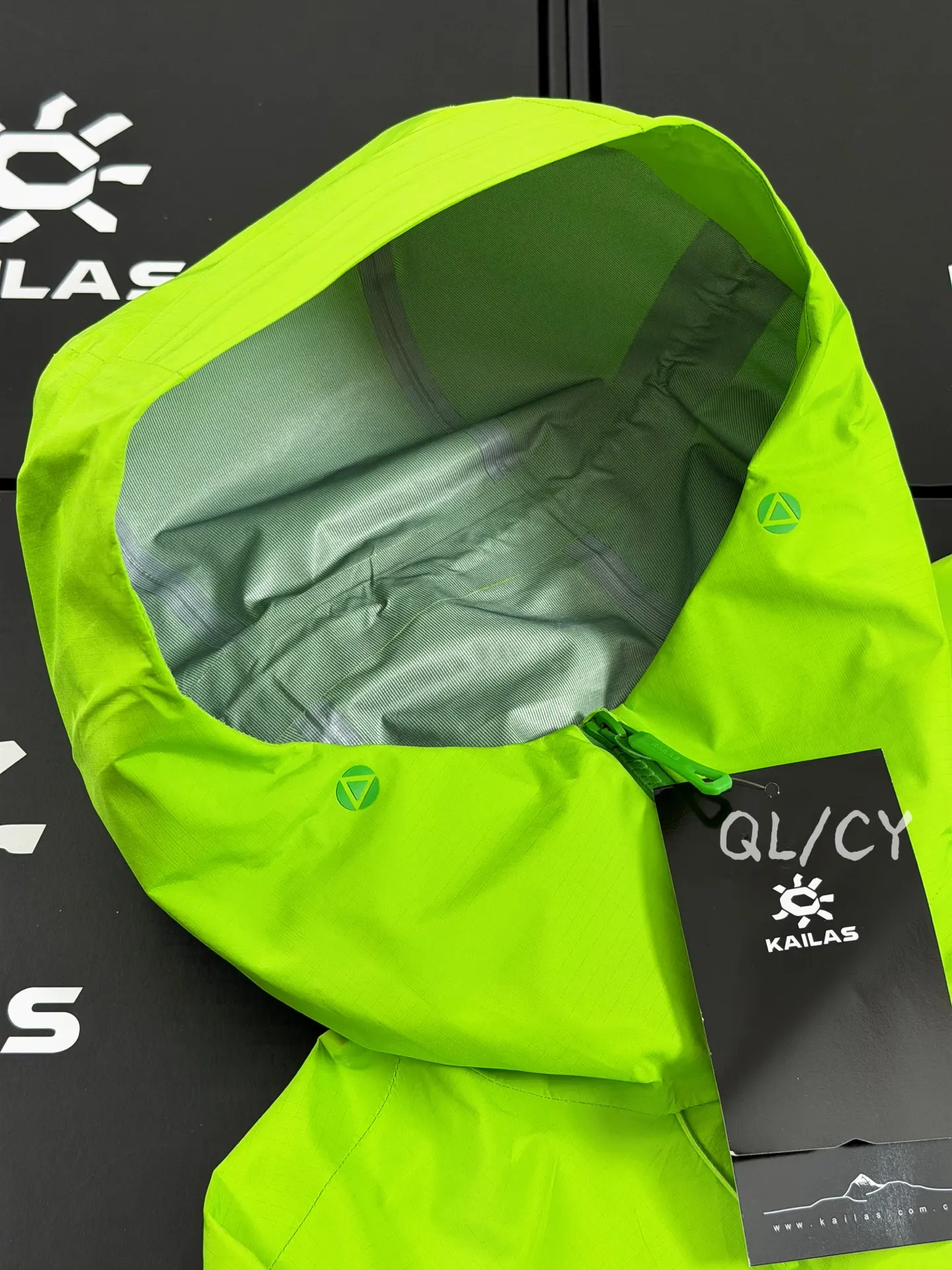 Bogda LT Waterproof Hooded Hardshell Jacket D39020921 — view 4