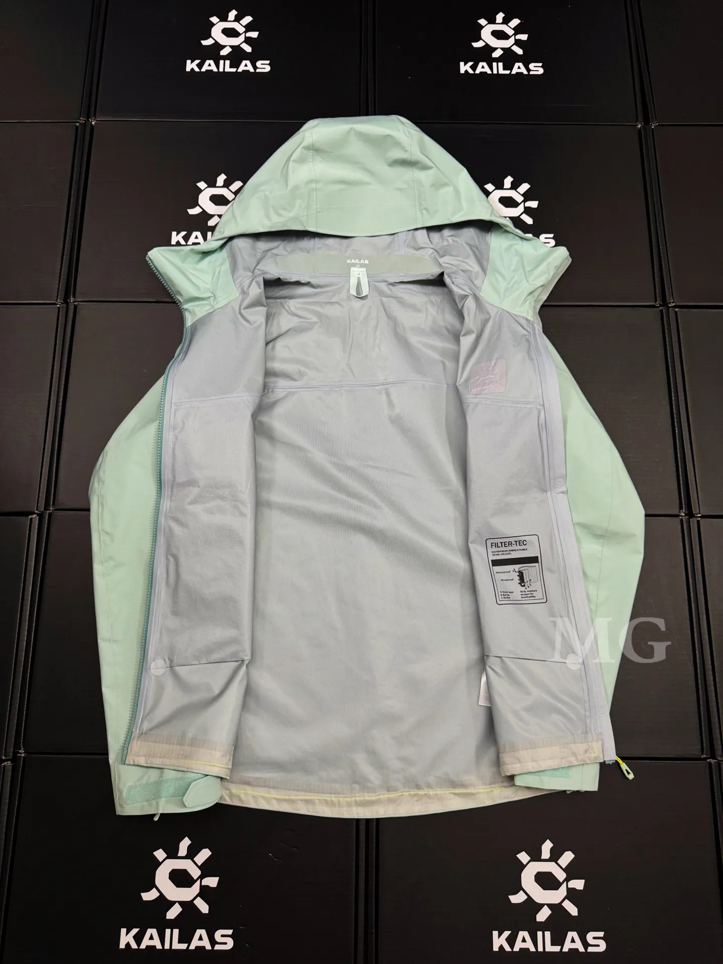 Bogda LT Hooded Waterproof Hardshell Jacket D39020929 — view 3
