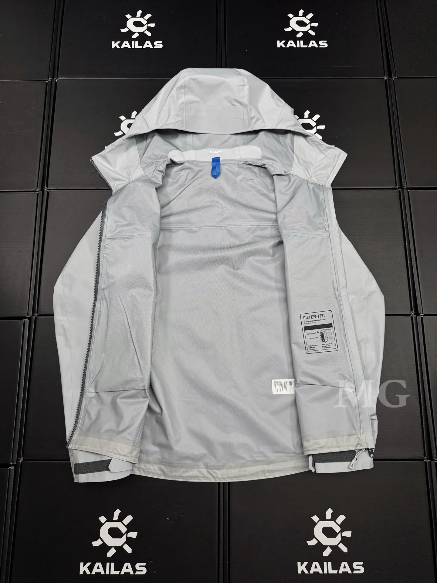 Bogda LT Waterproof Hooded Hardshell Jacket D39020928 — view 3