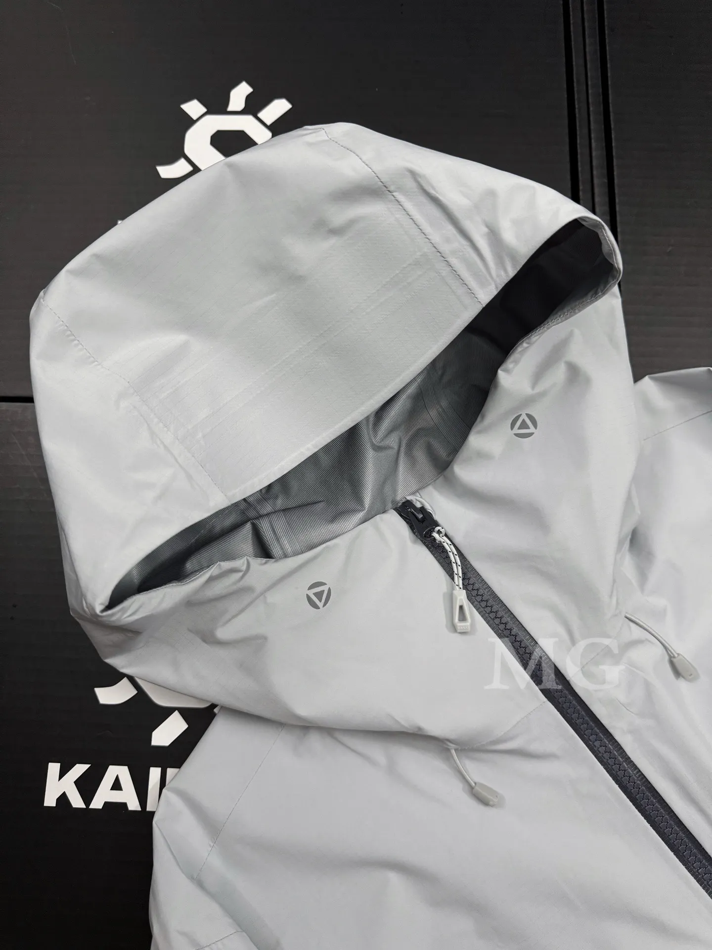 Bogda LT Waterproof Hooded Hardshell Jacket D39020928 — view 5