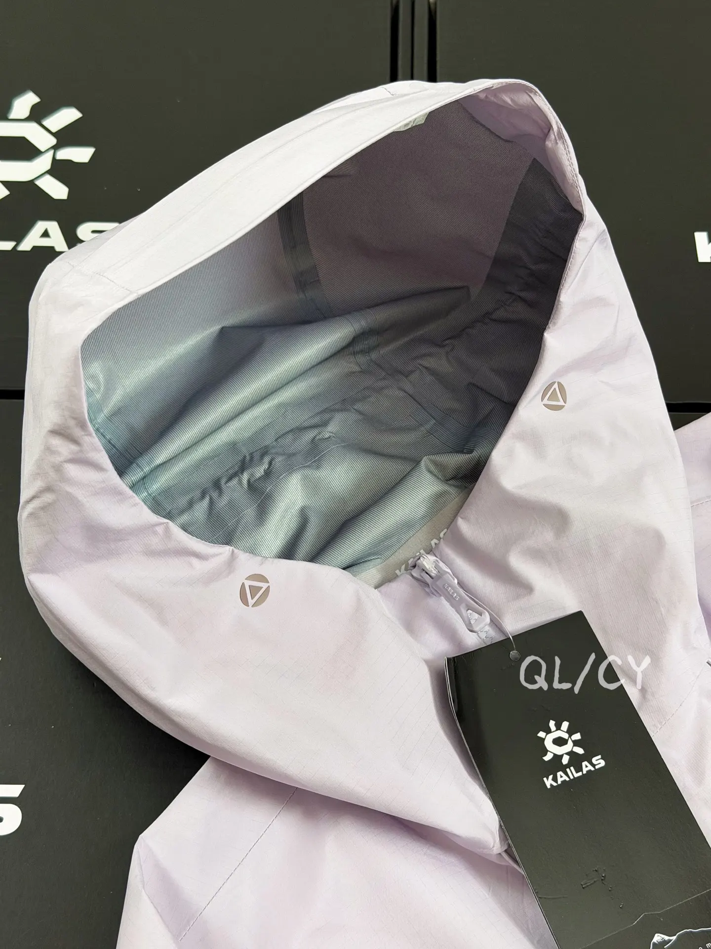 Bogda LT Waterproof Hooded Shell Jacket D39020922 — view 4