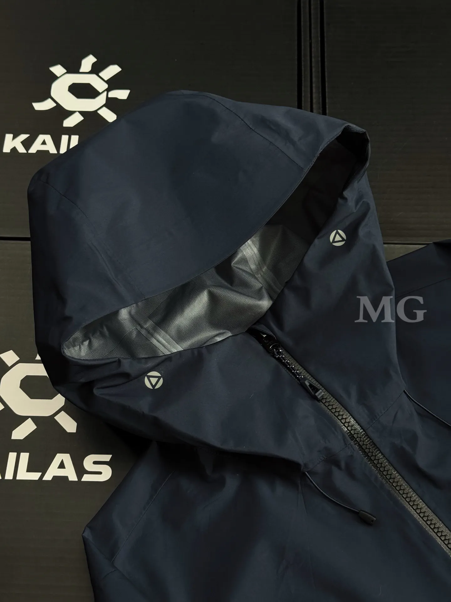 Bogda LT Waterproof Hooded Hardshell Jacket D39020932 — view 5