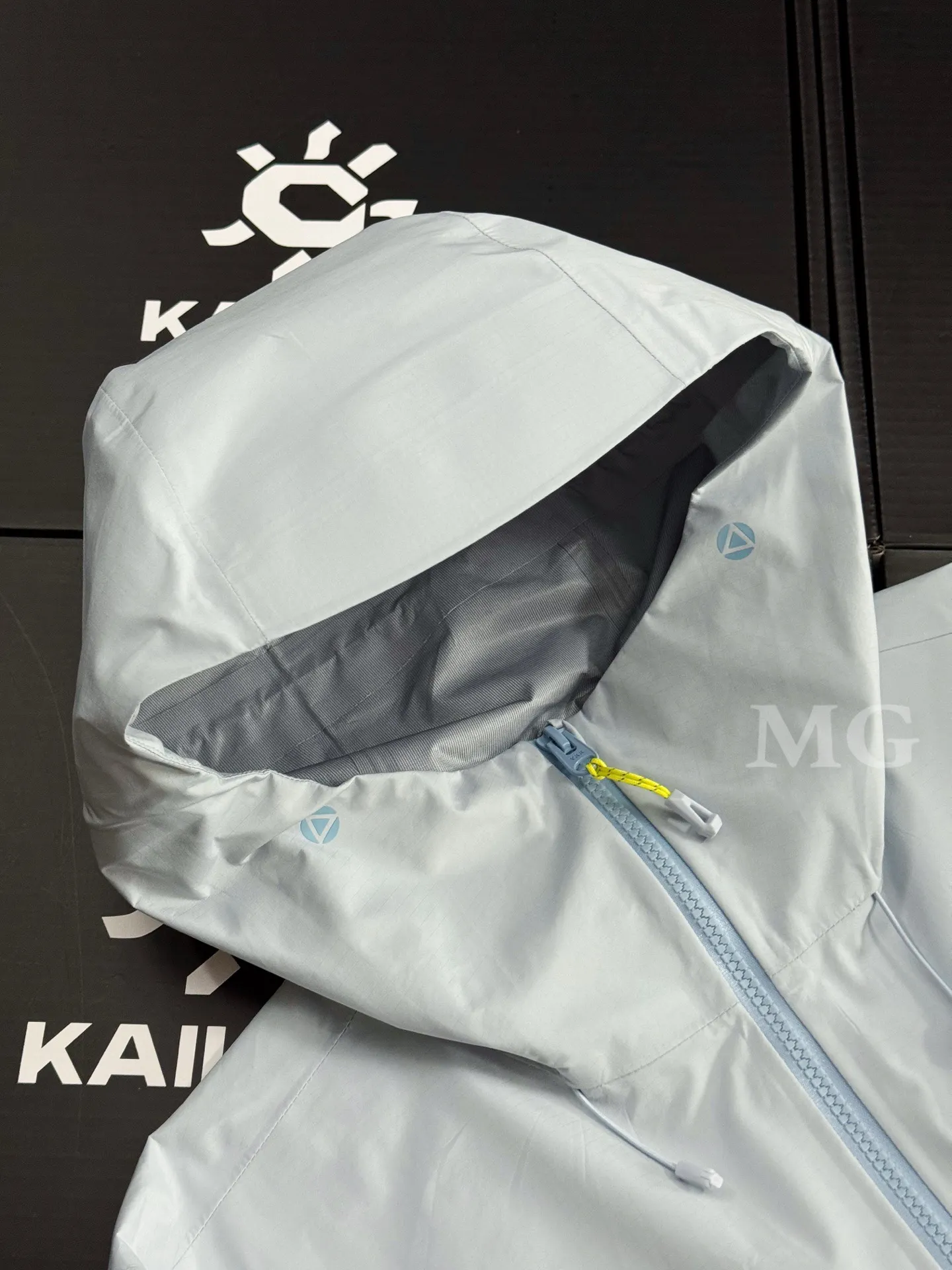 Bogda LT Waterproof Hooded Hardshell Jacket D39020931 — view 5
