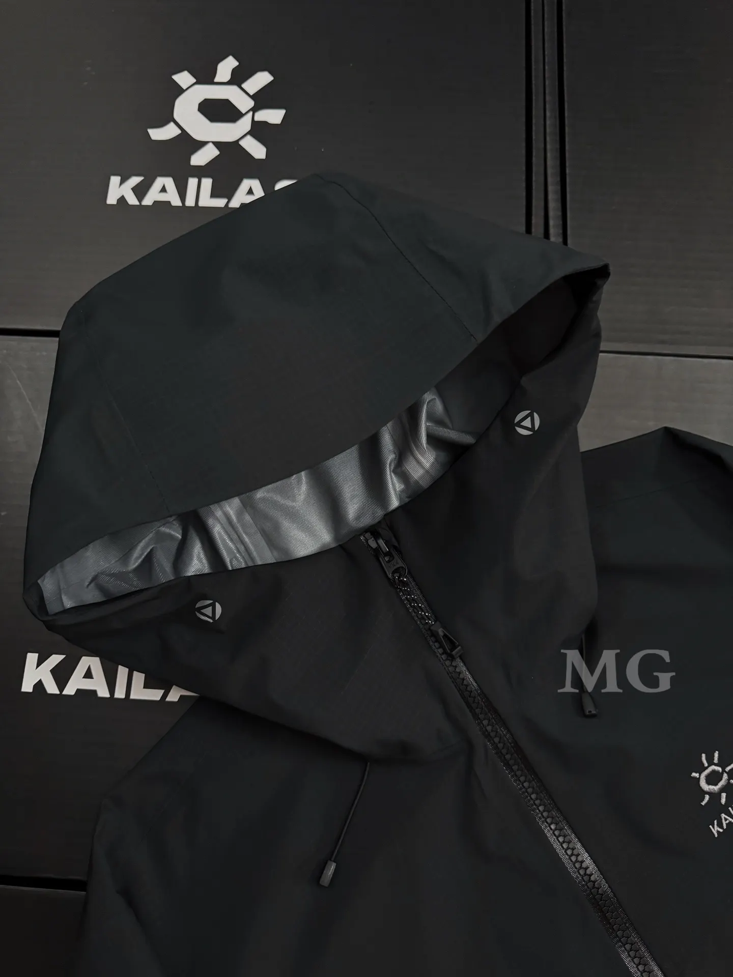 Bogda LT Waterproof Hooded Hardshell Jacket D39020930 — view 4