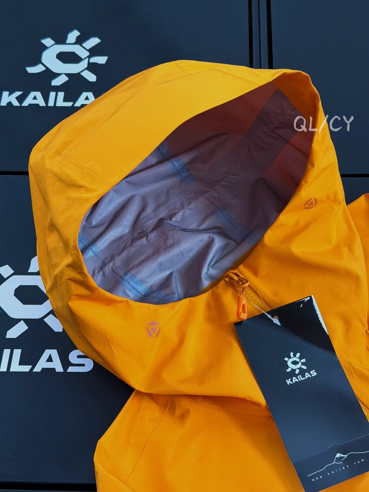Bogda LT Waterproof Hooded Hardshell Jacket D39020926 — view 3