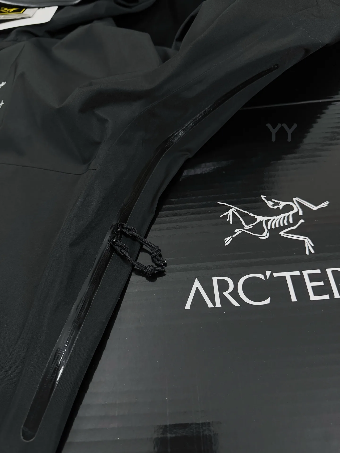 Arc'teryx x Jil Sander GORE-TEX Shell Jacket D40020604 — view 4
