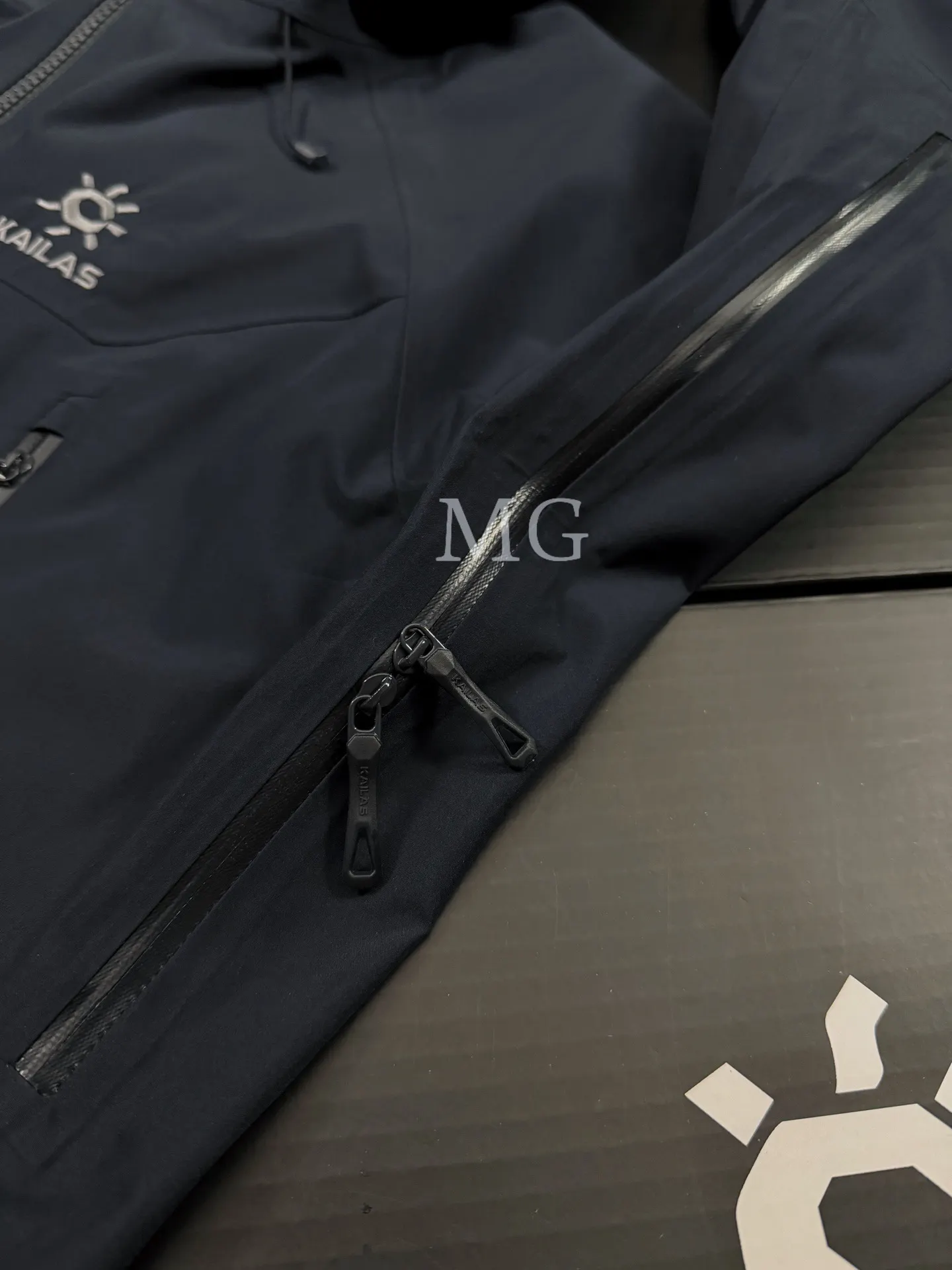 Kailas Mont X-LT GORE-TEX Hardshell Jacket D42020831 — view 3