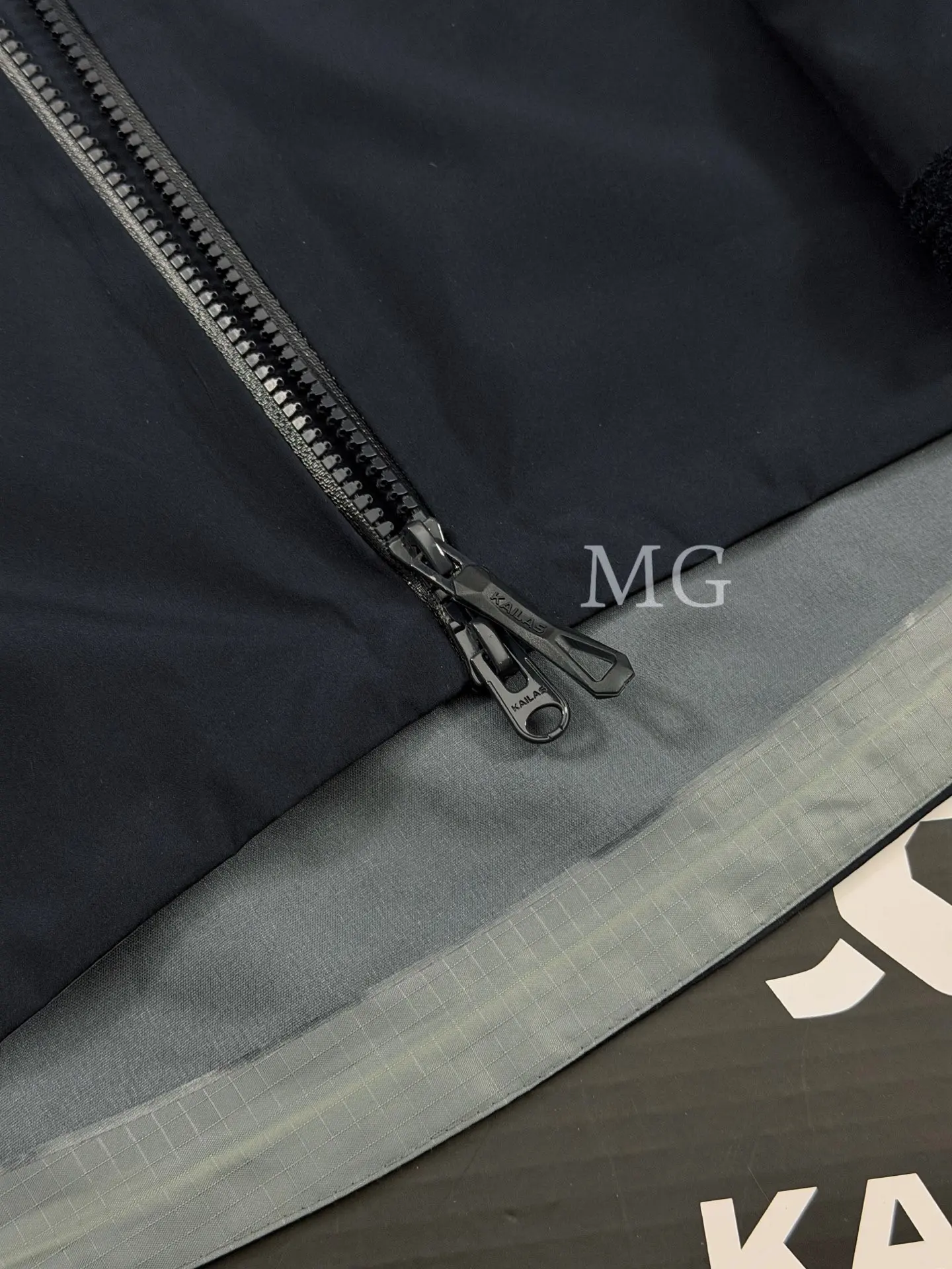 Kailas Mont X-LT GORE-TEX Hardshell Jacket D42020831 — view 5