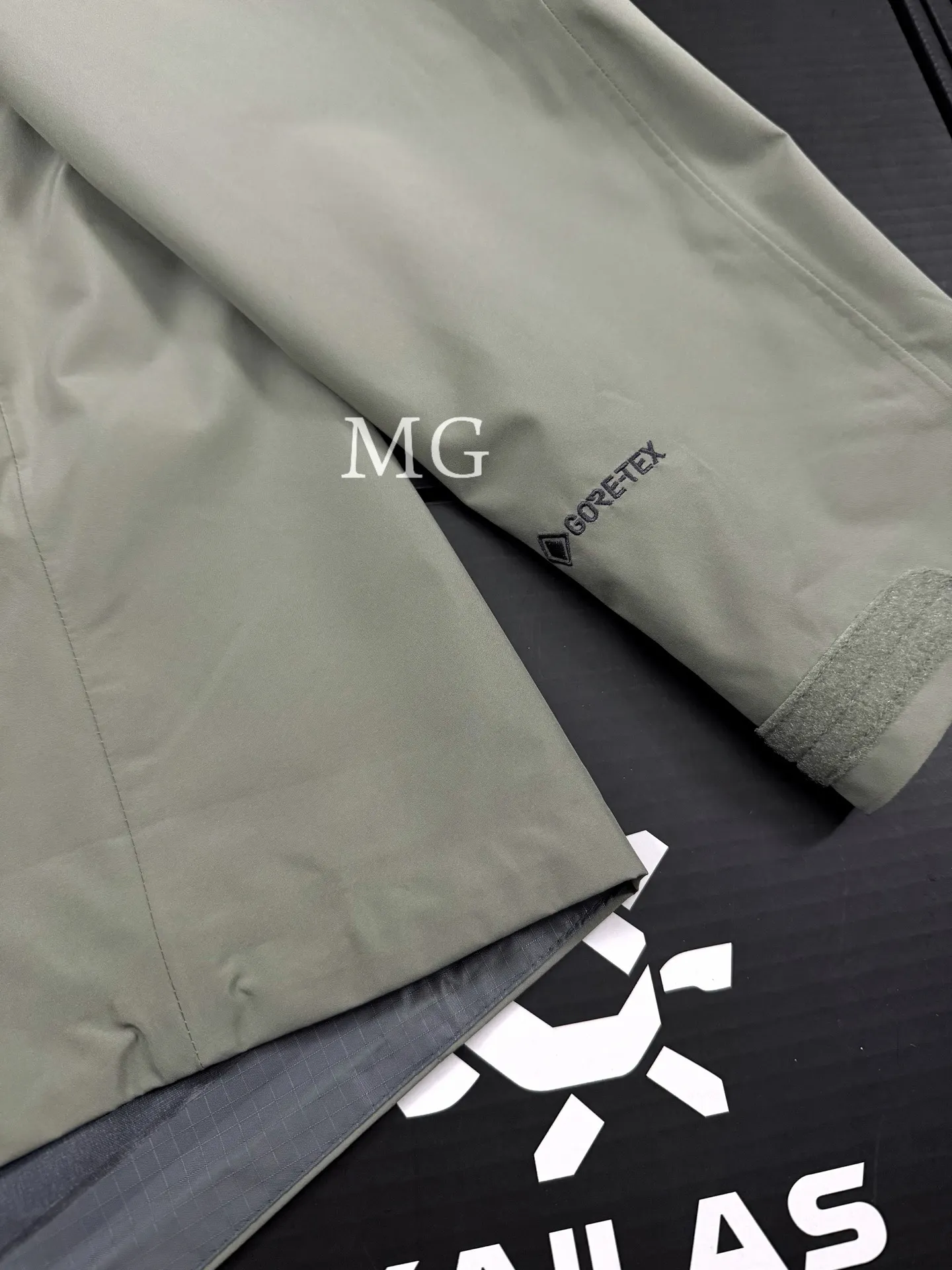 KAILAS Mont X-LT GORE-TEX Hardshell Jacket D42020833 — view 3