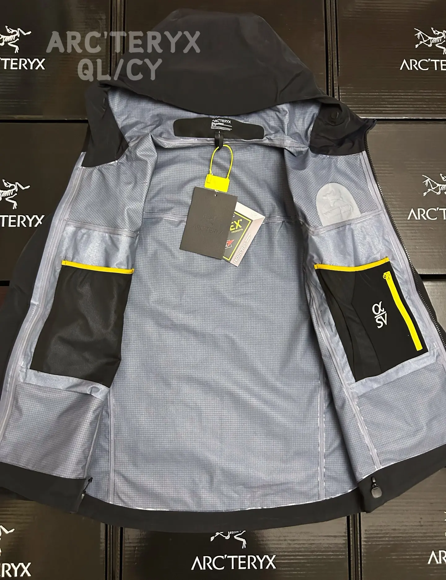 Alpha SV GORE-TEX Hooded Shell Jacket D42020882 — view 9