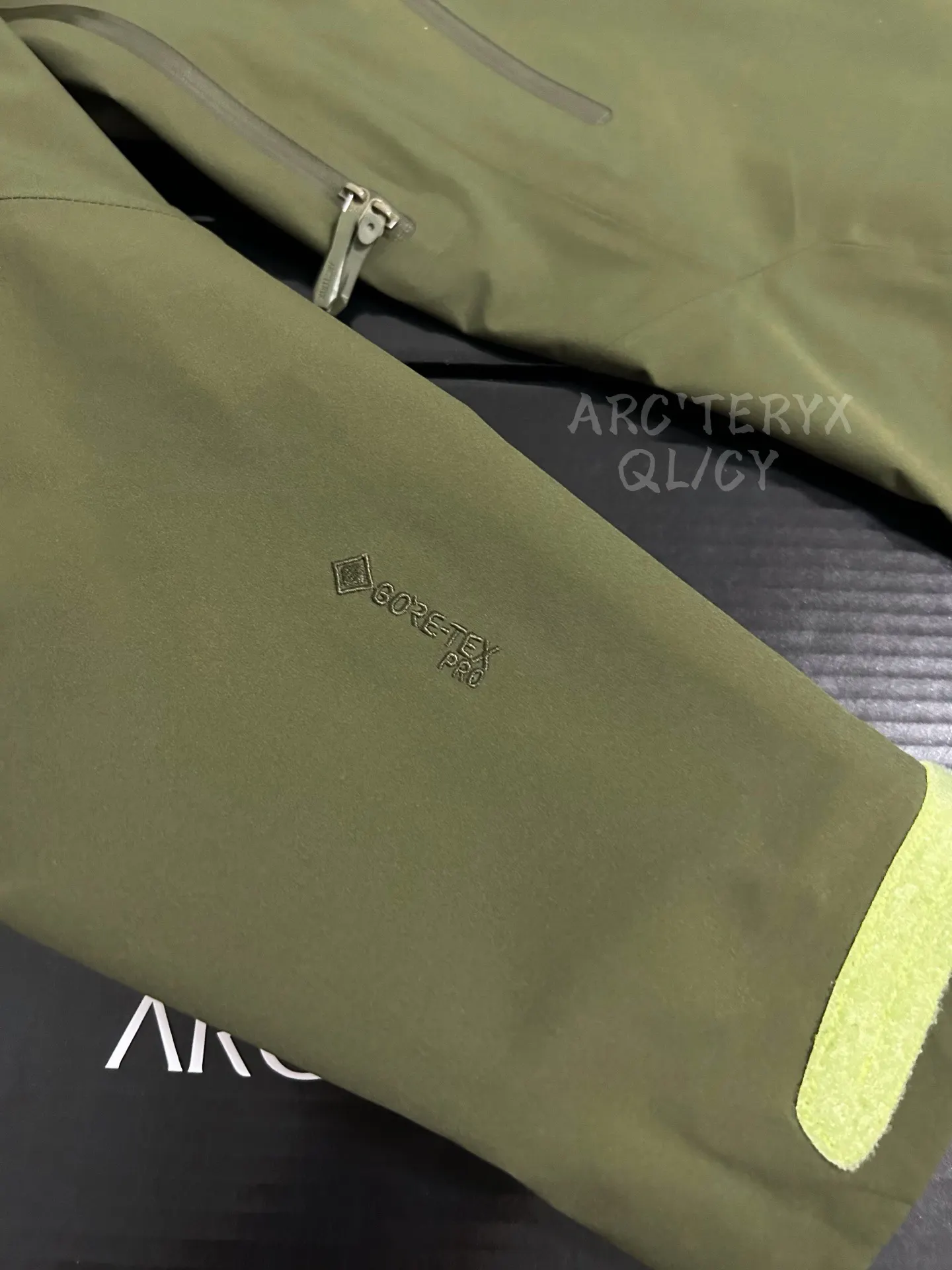 Beta SV GORE-TEX Pro Hooded Shell Jacket D42020900 — view 9