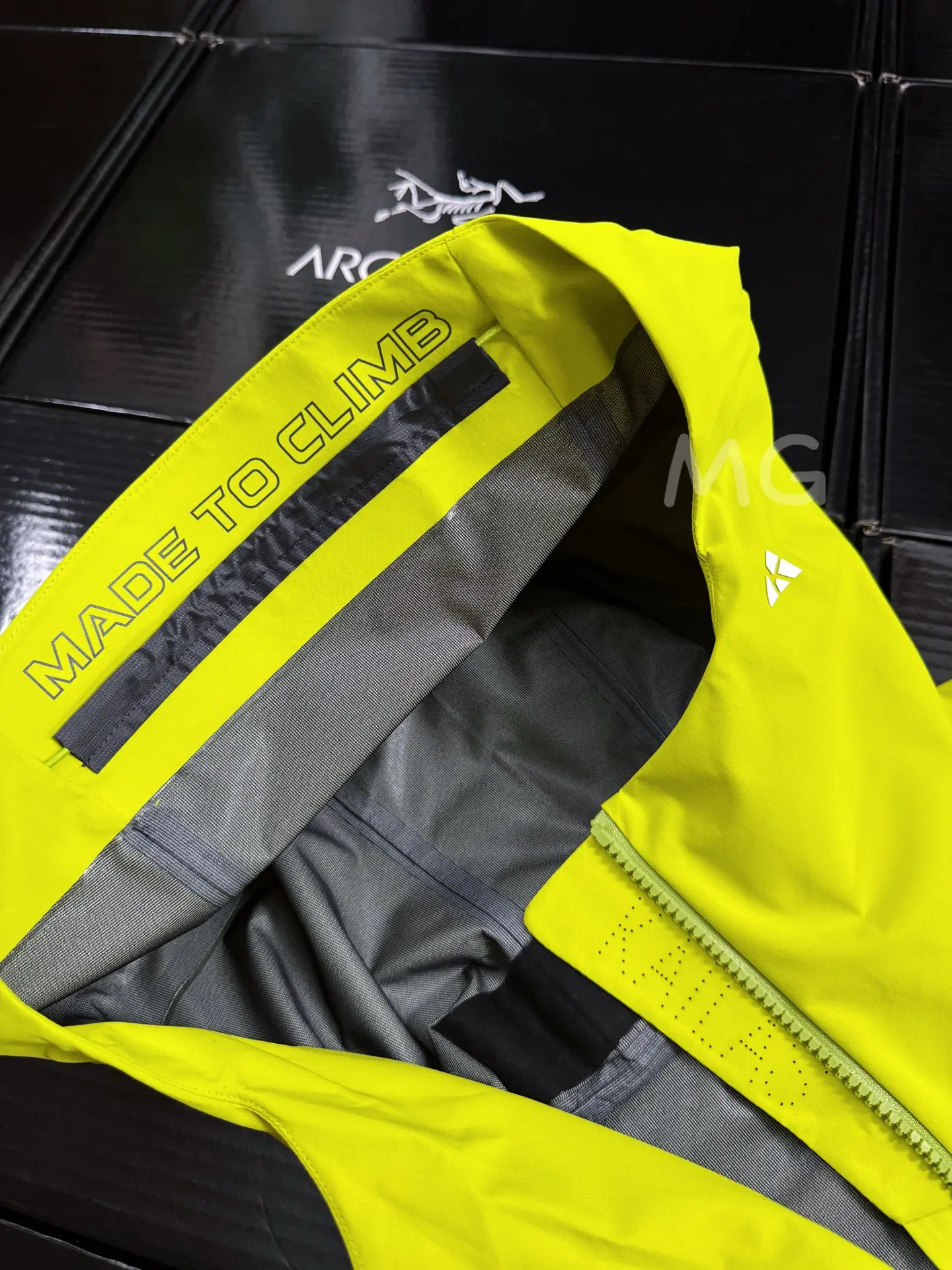 MONT-X Waterproof Hardshell Mountain Jacket D43020829 — view 5