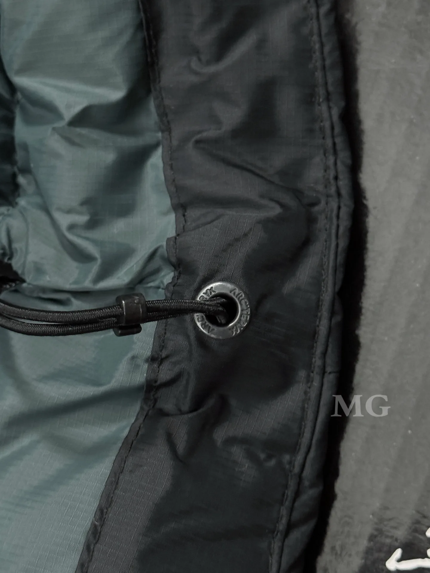 Thorium Hooded Down Puffer Jacket D43020638 — view 9