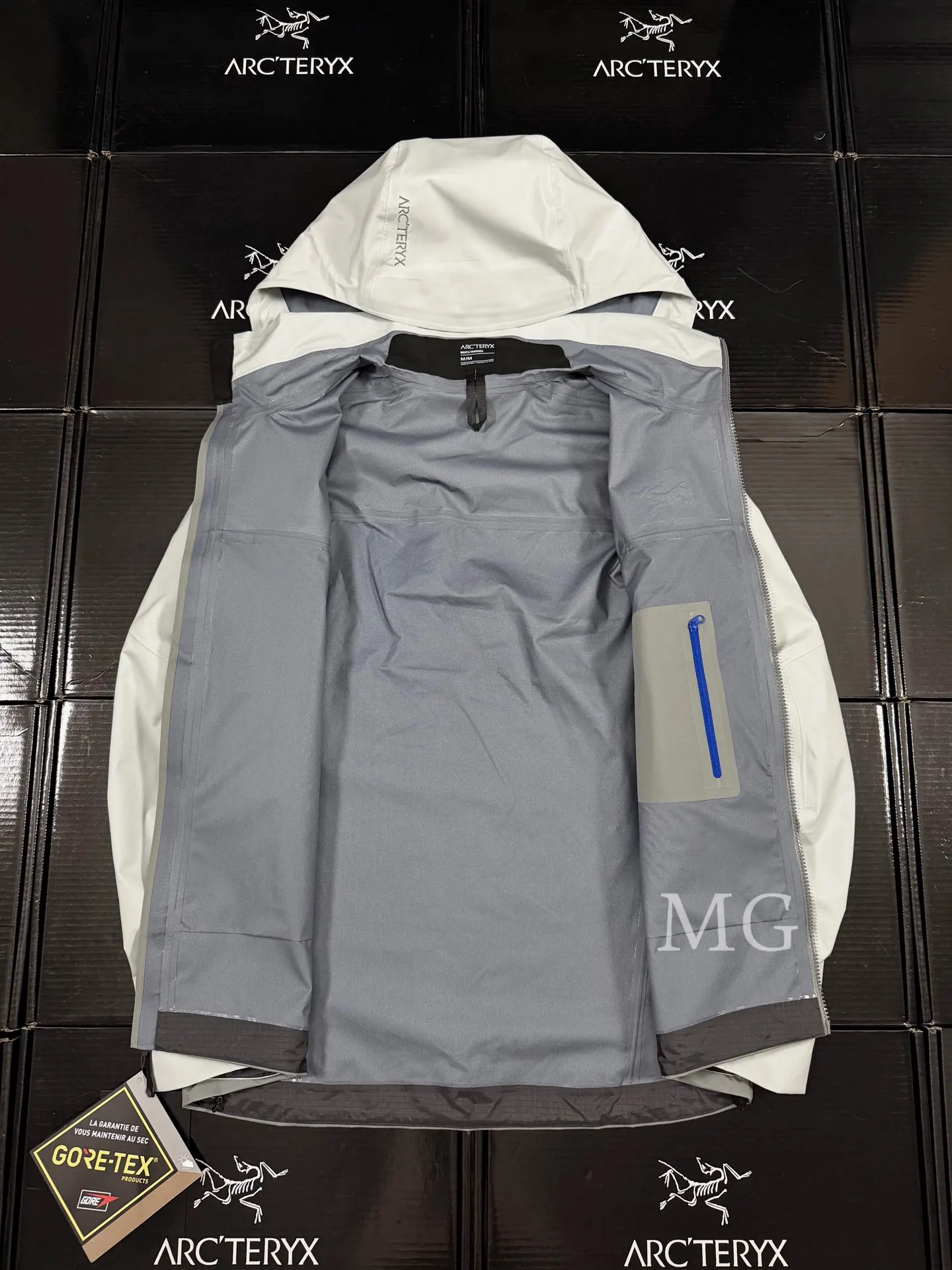 Beta AR GORE-TEX PRO Hooded Shell Jacket D43020796 — view 6
