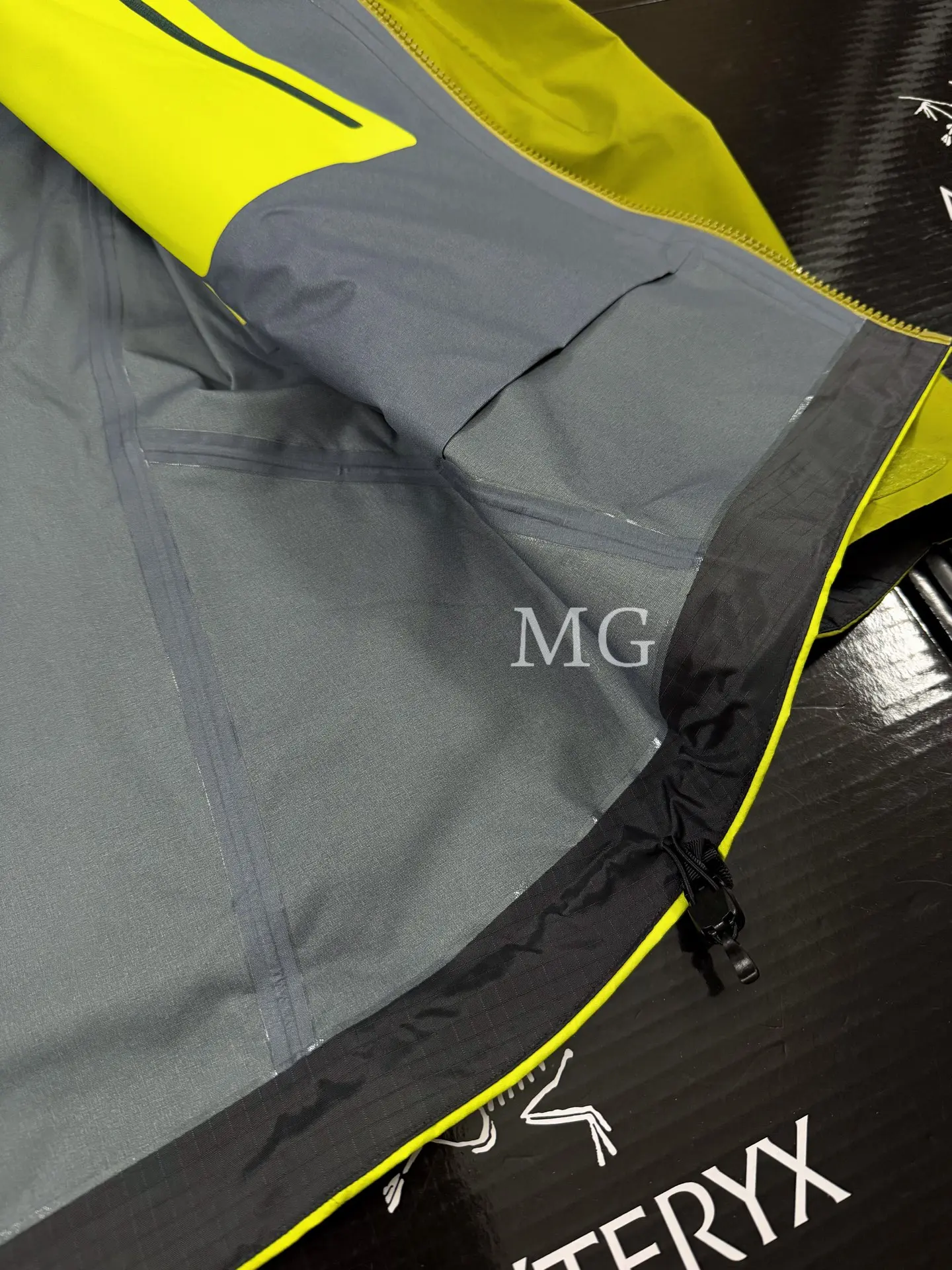 Beta AR GORE-TEX PRO Hooded Shell Jacket D43020795 — view 8