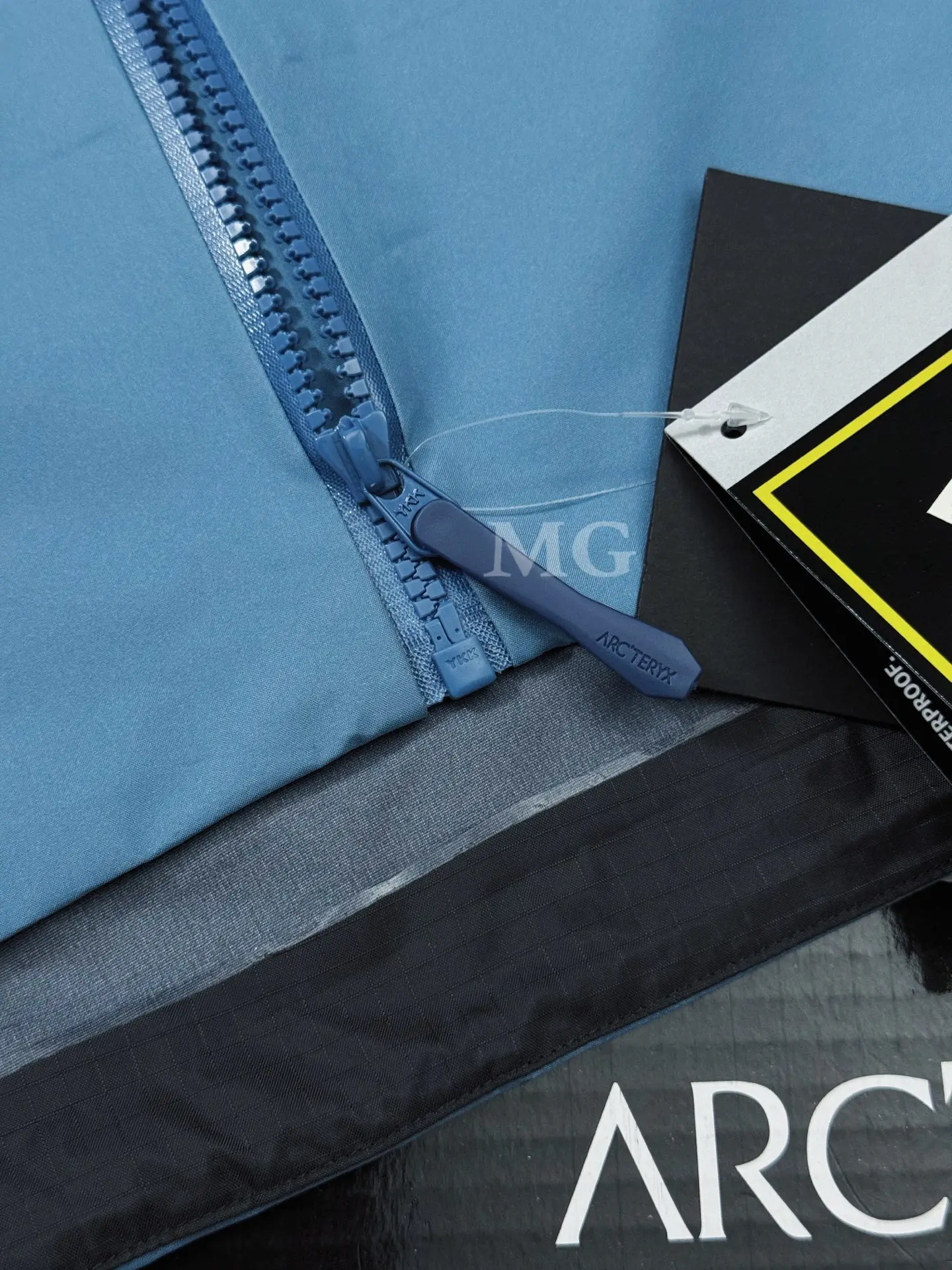 Beta AR GORE-TEX PRO Hooded Shell Jacket D43020802 — view 7