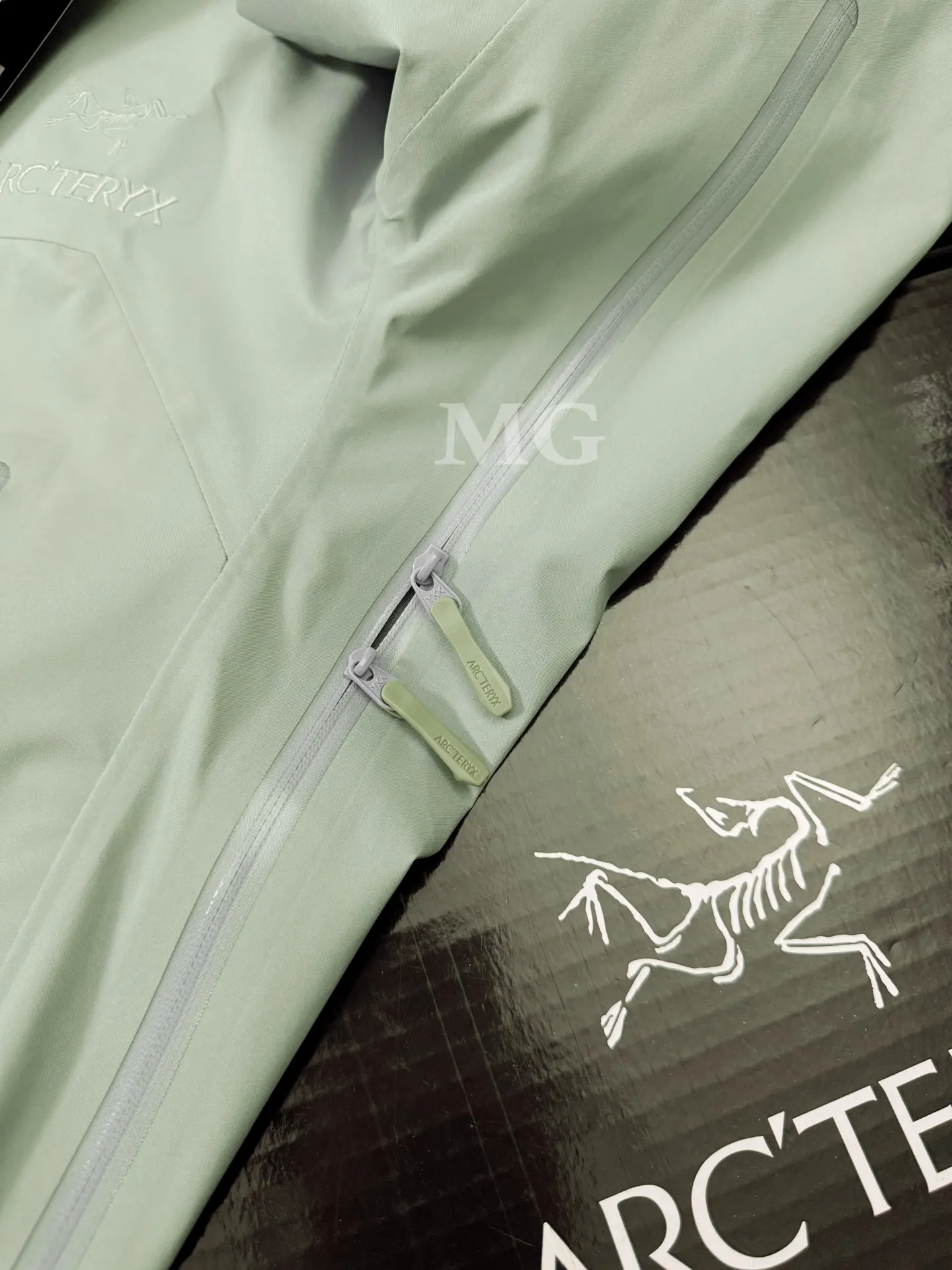 Beta AR GORE-TEX PRO Hooded Shell Jacket D43020801 — view 5