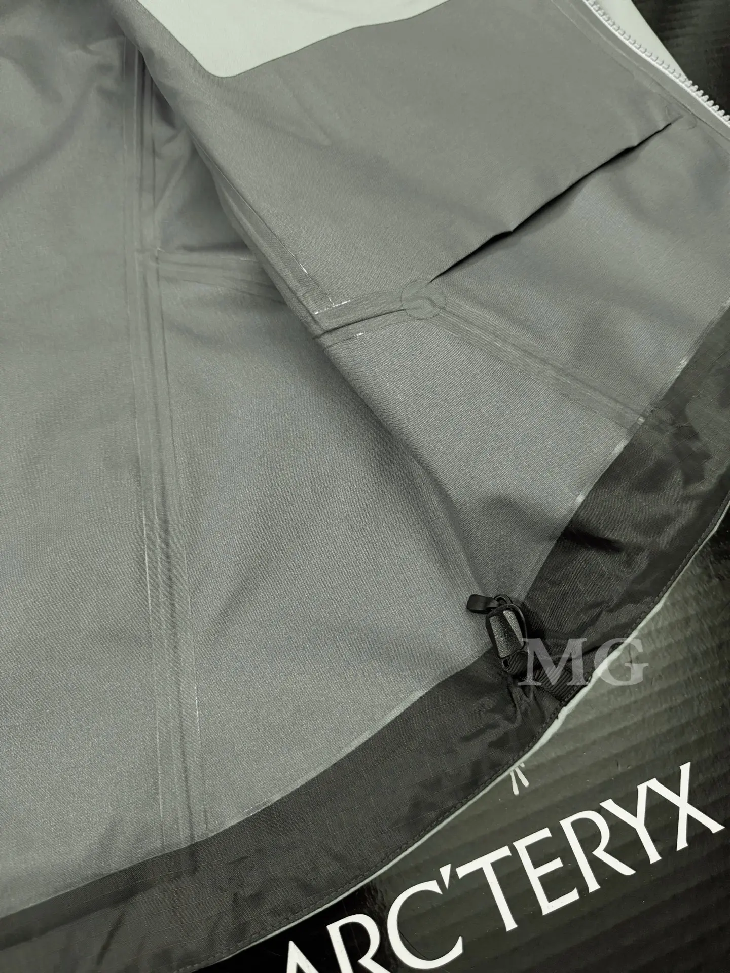 Beta AR GORE-TEX PRO Hooded Shell Jacket D43020801 — view 7