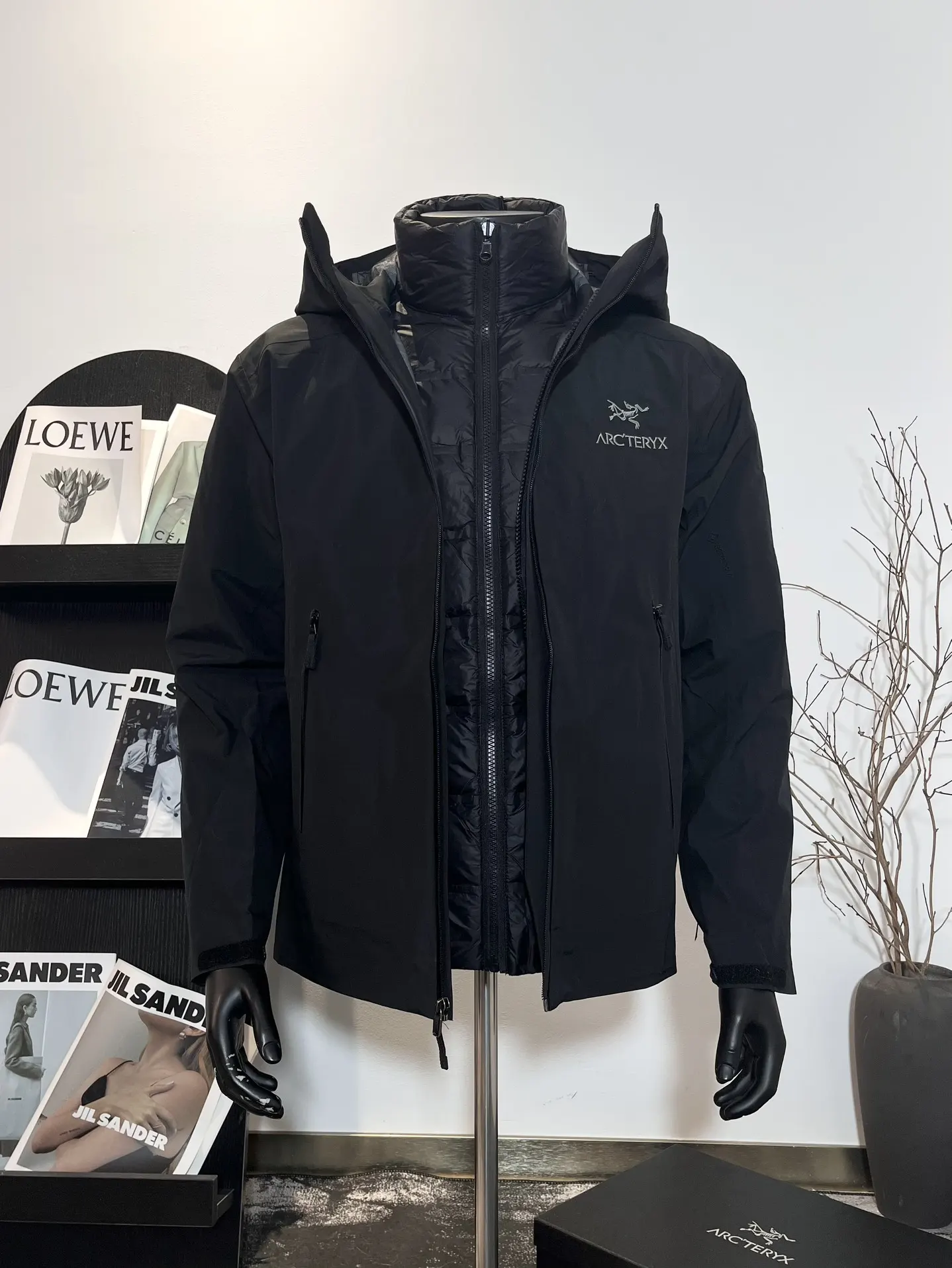 Beta LT 3-in-1 GORE-TEX Jacket with Removable Down Liner D44020622