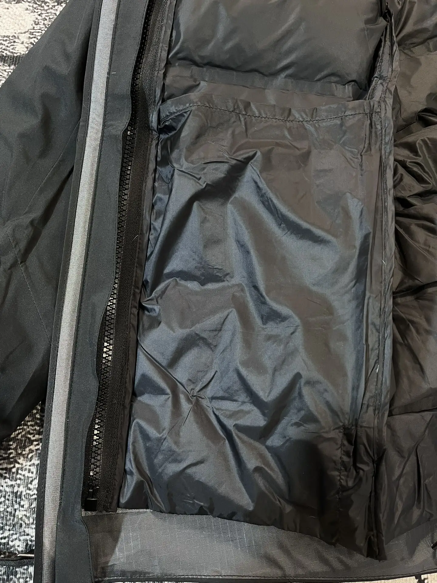 Beta LT 3-in-1 GORE-TEX Jacket with Removable Down Liner D44020622 — view 8