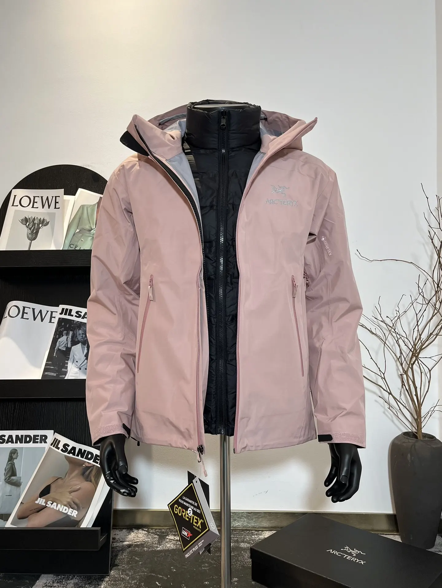 Beta LT 3-in-1 GORE-TEX Jacket with Removable Down Liner D44020621