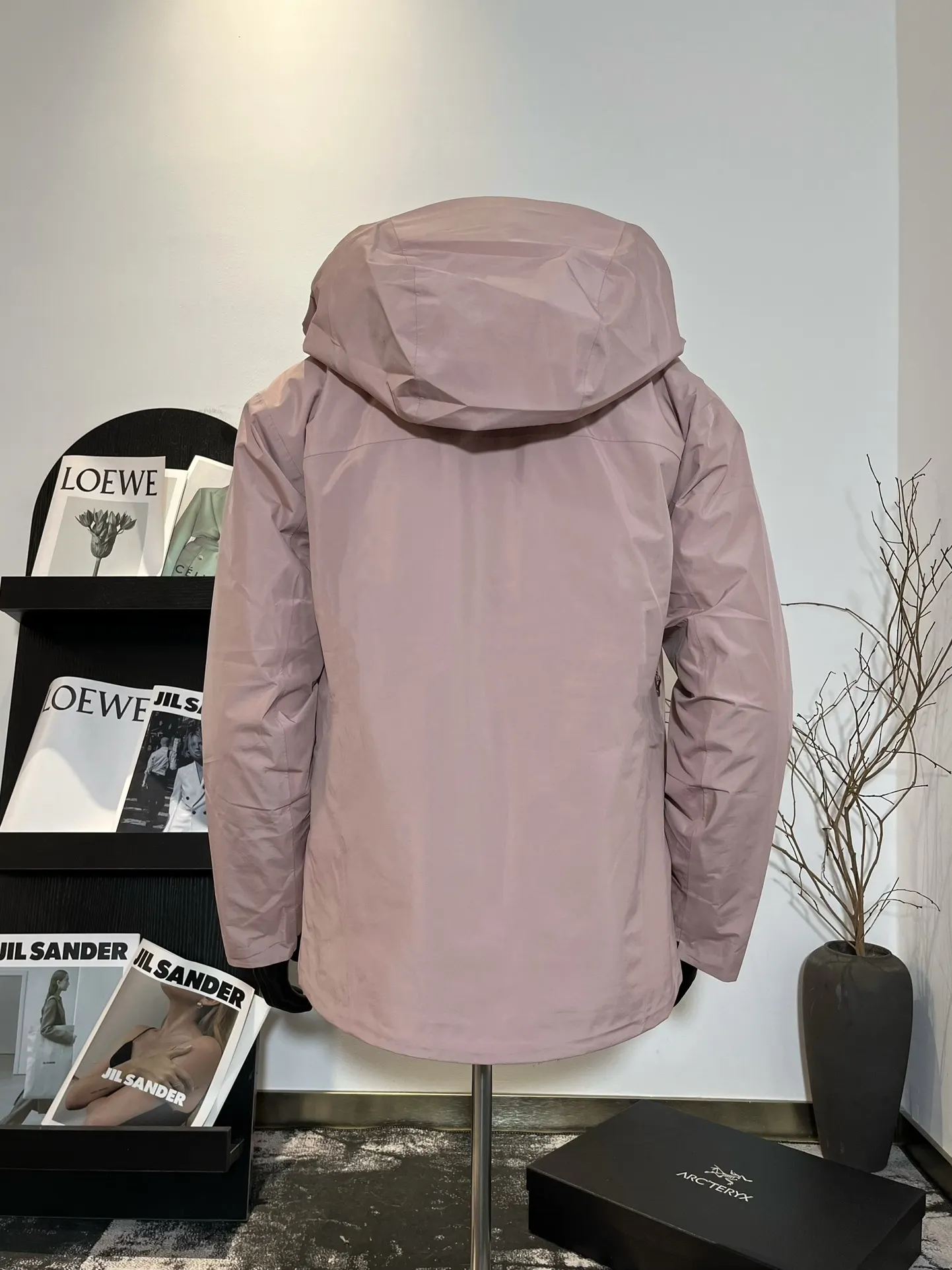 Beta LT 3-in-1 GORE-TEX Jacket with Removable Down Liner D44020621 — view 2