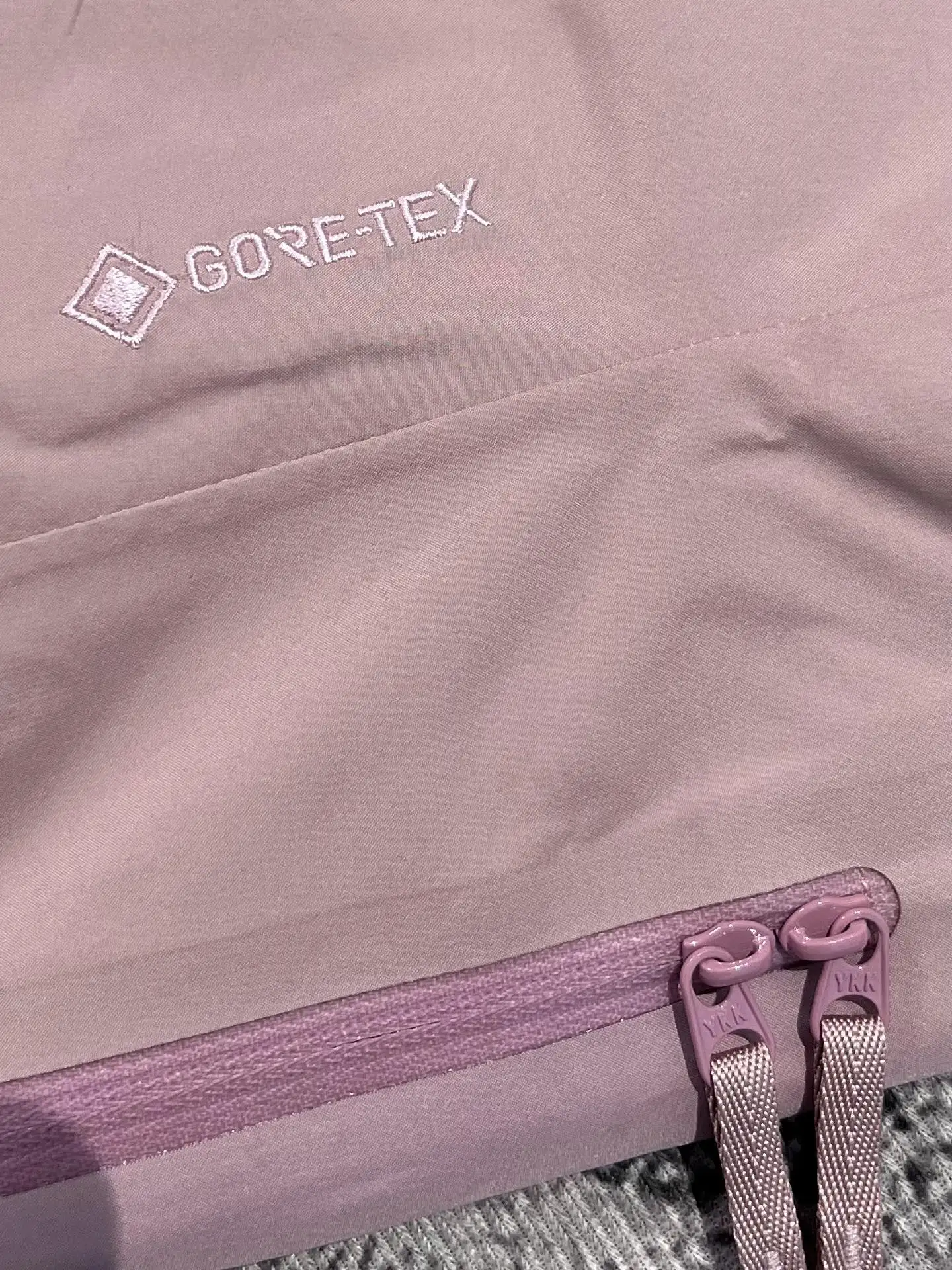 Beta LT 3-in-1 GORE-TEX Jacket with Removable Down Liner D44020621 — view 6