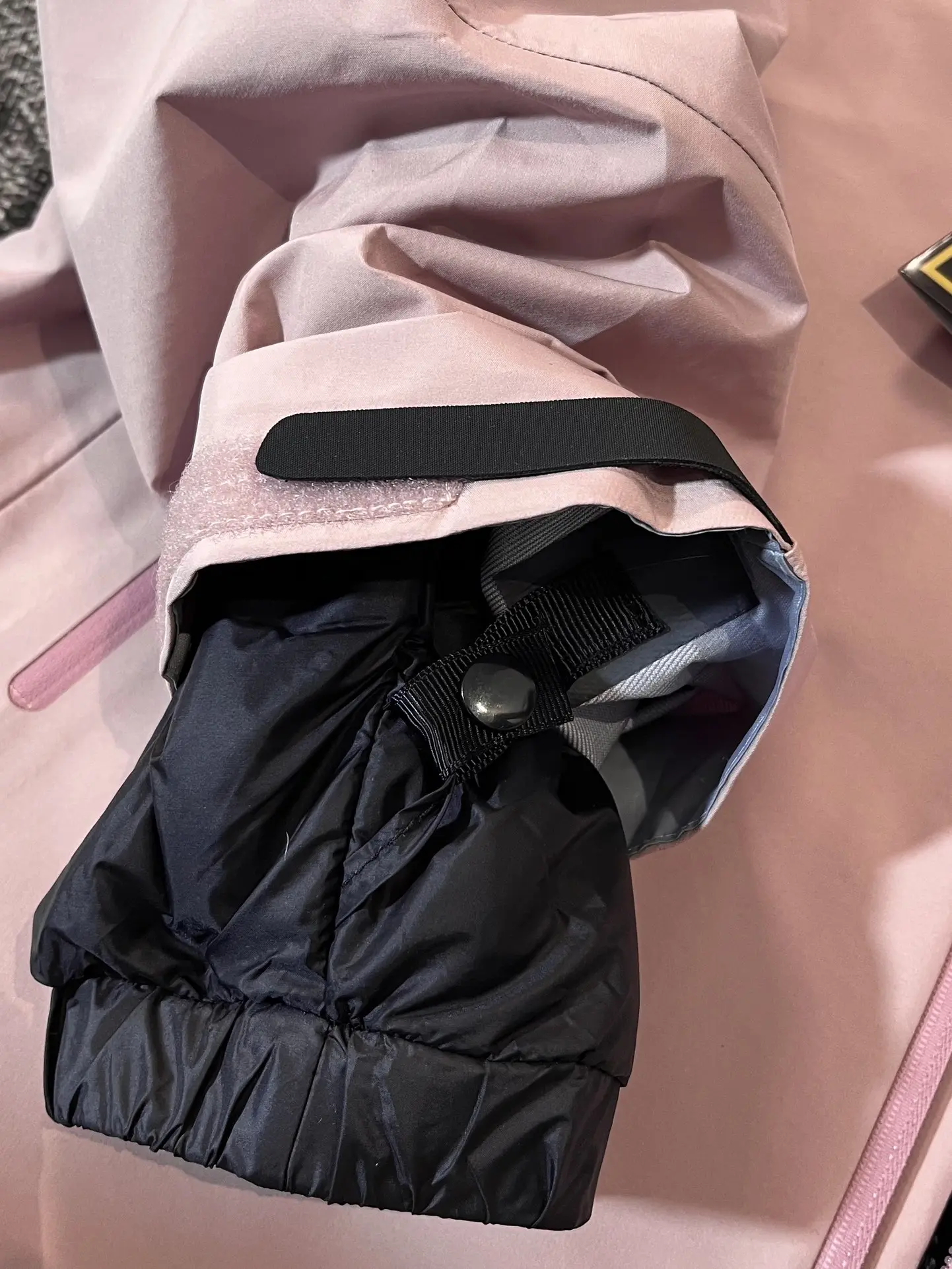 Beta LT 3-in-1 GORE-TEX Jacket with Removable Down Liner D44020621 — view 10