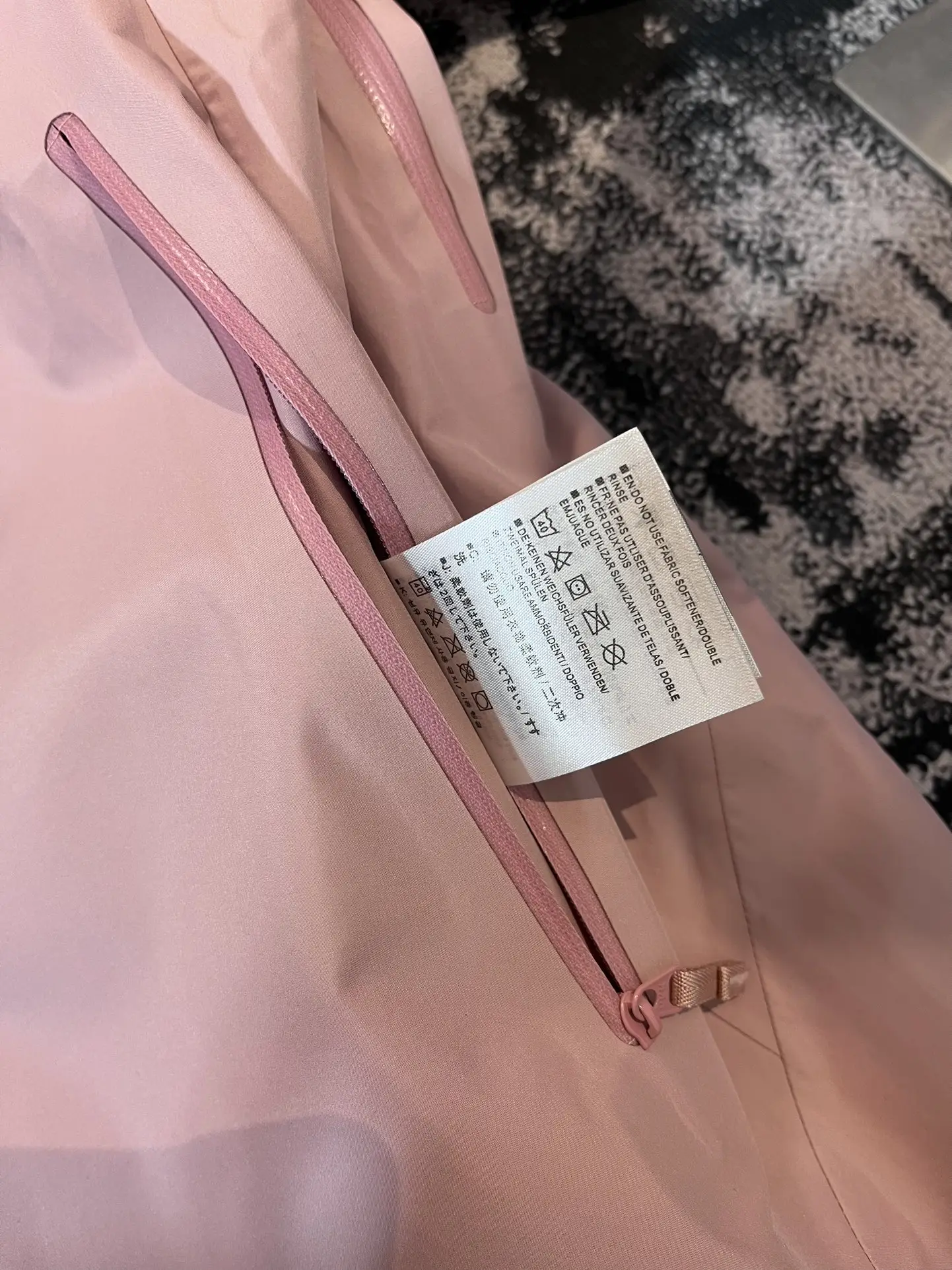 Beta LT 3-in-1 GORE-TEX Jacket with Removable Down Liner D44020621 — view 11